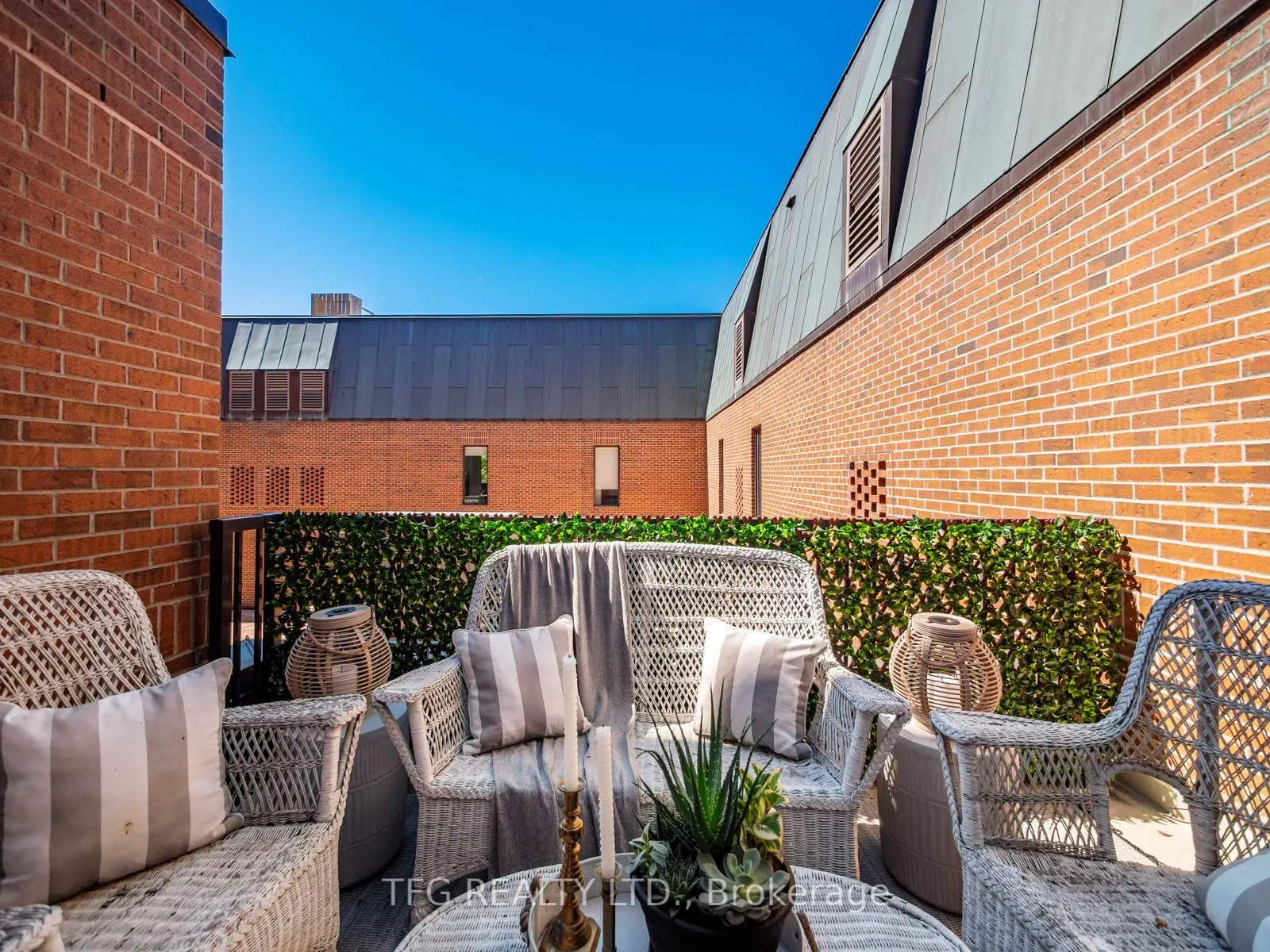 100 Lakeshore Road E, #610