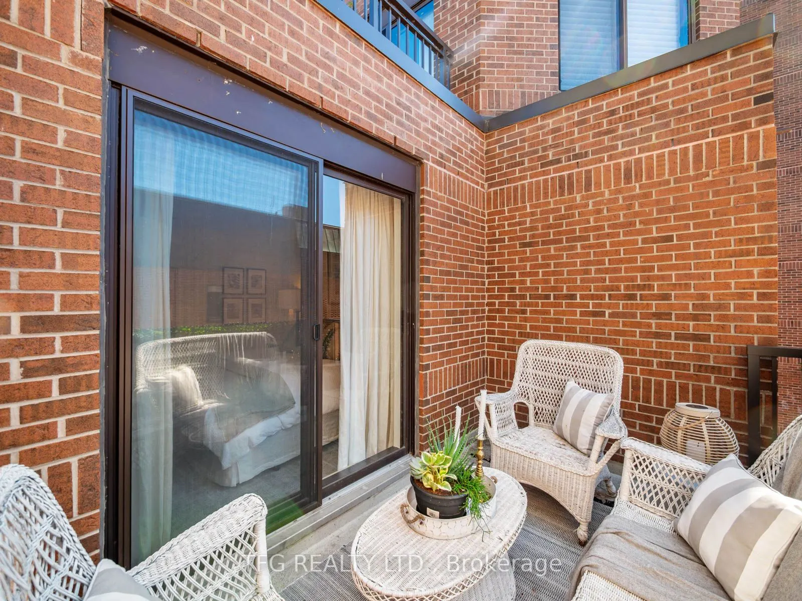 100 Lakeshore Road E, #610
