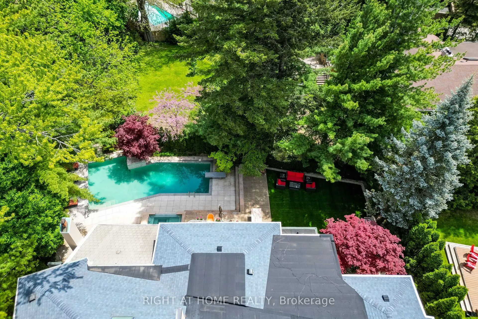 1 Friars Lane W