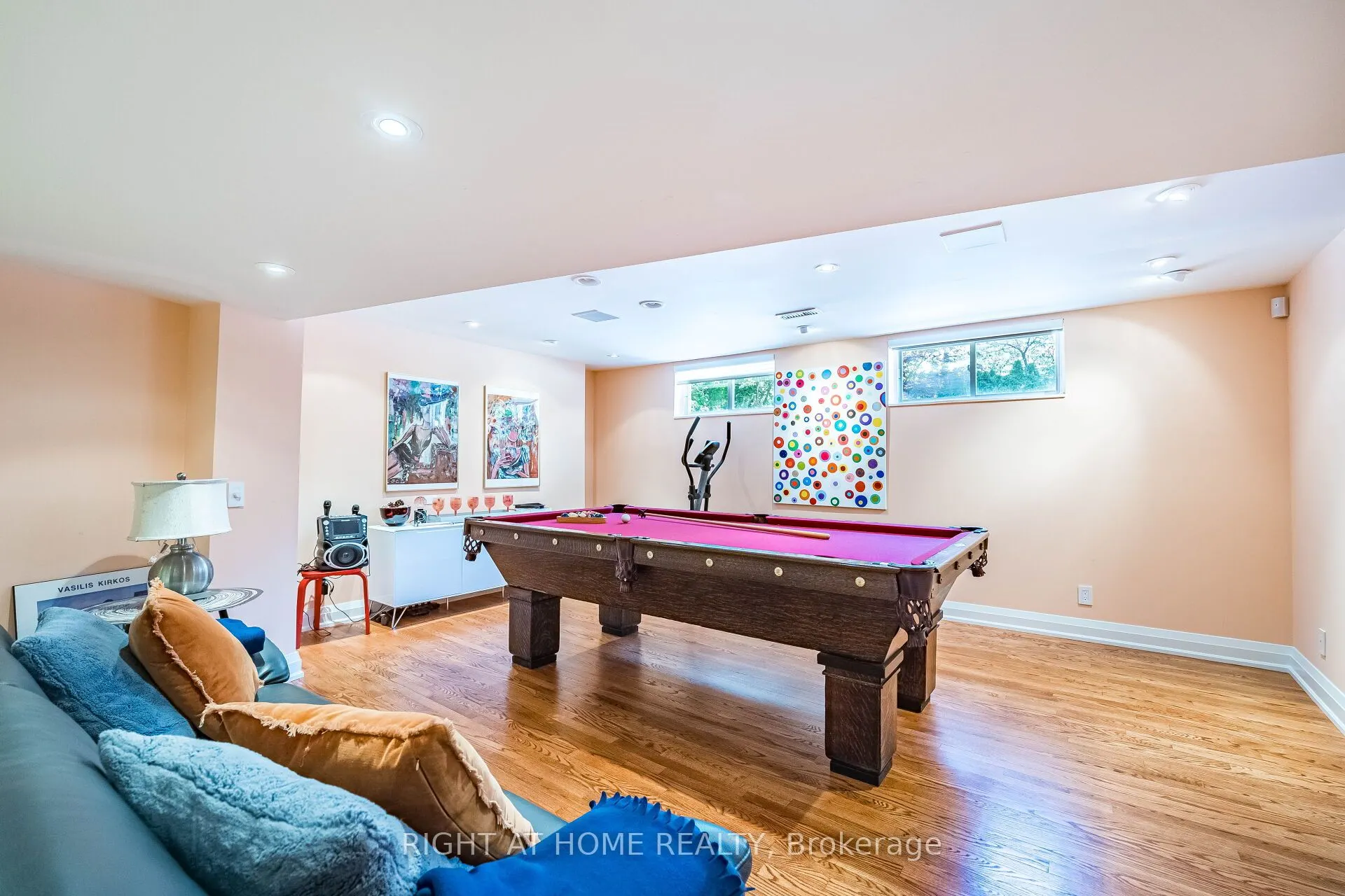 1 Friars Lane W