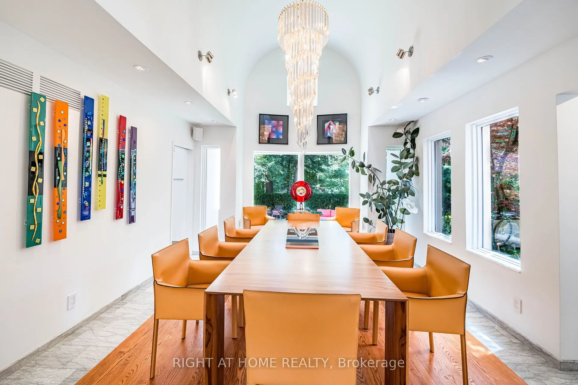 1 Friars Lane W