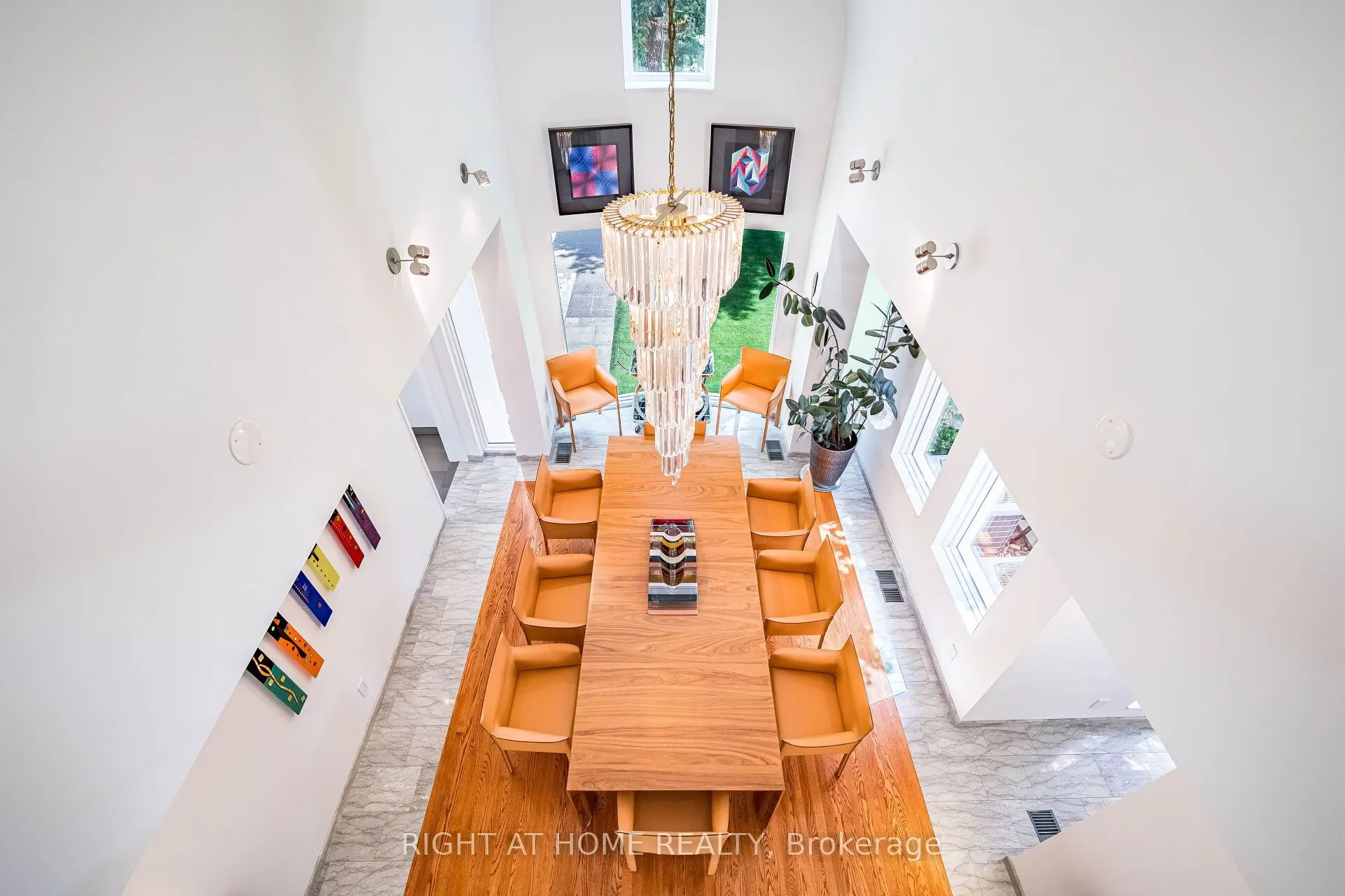 1 Friars Lane W