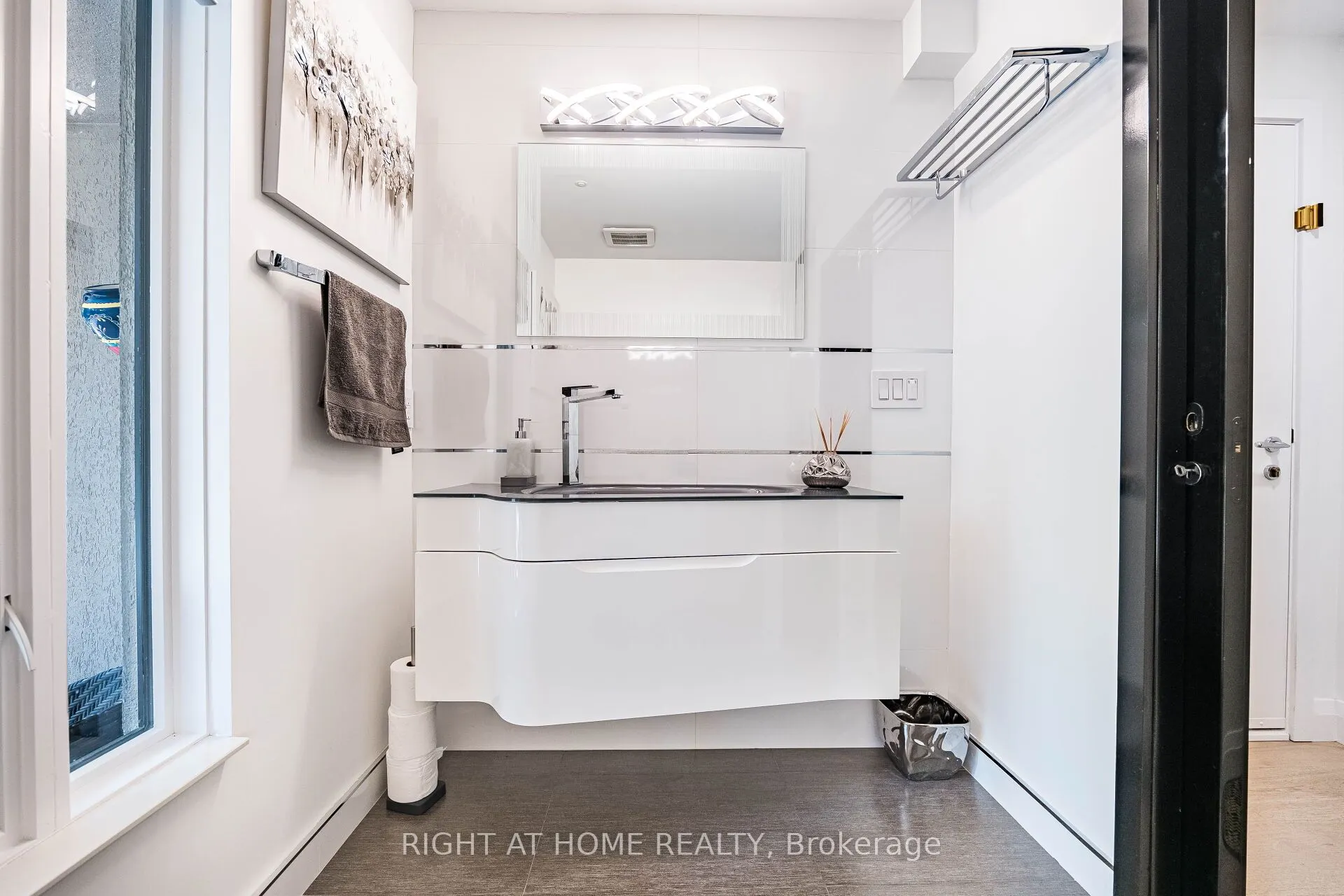 1 Friars Lane W