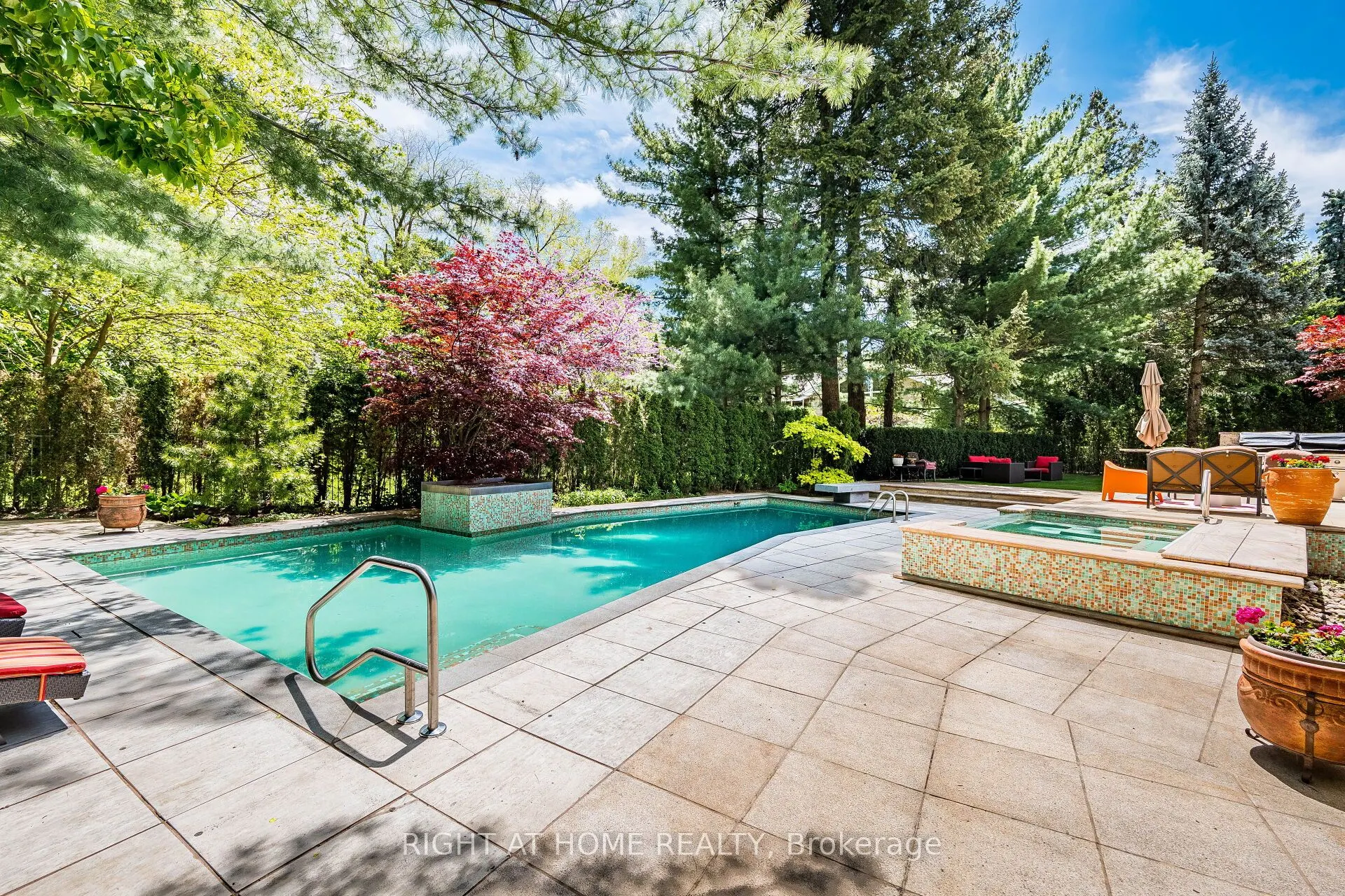 1 Friars Lane W