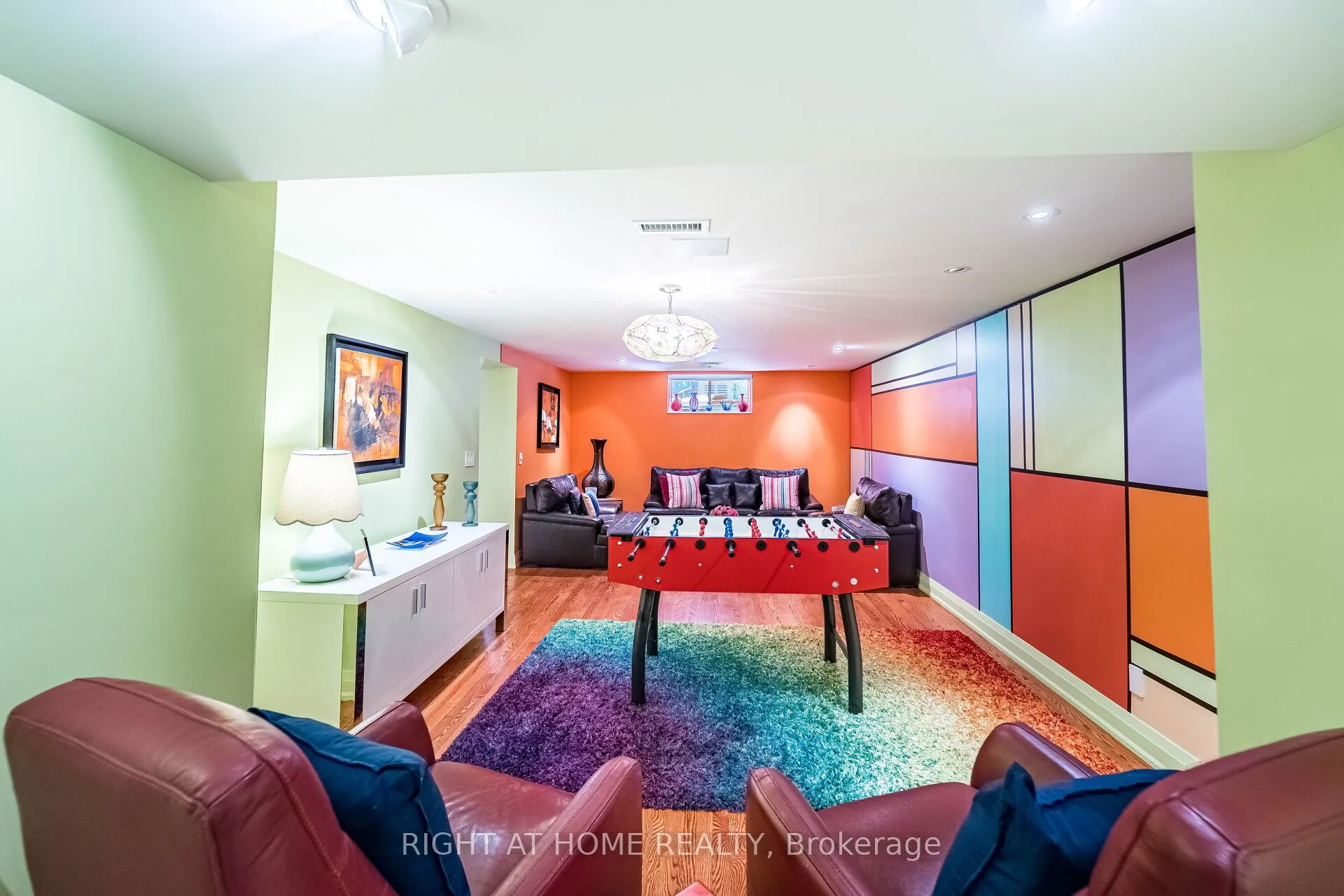 1 Friars Lane W
