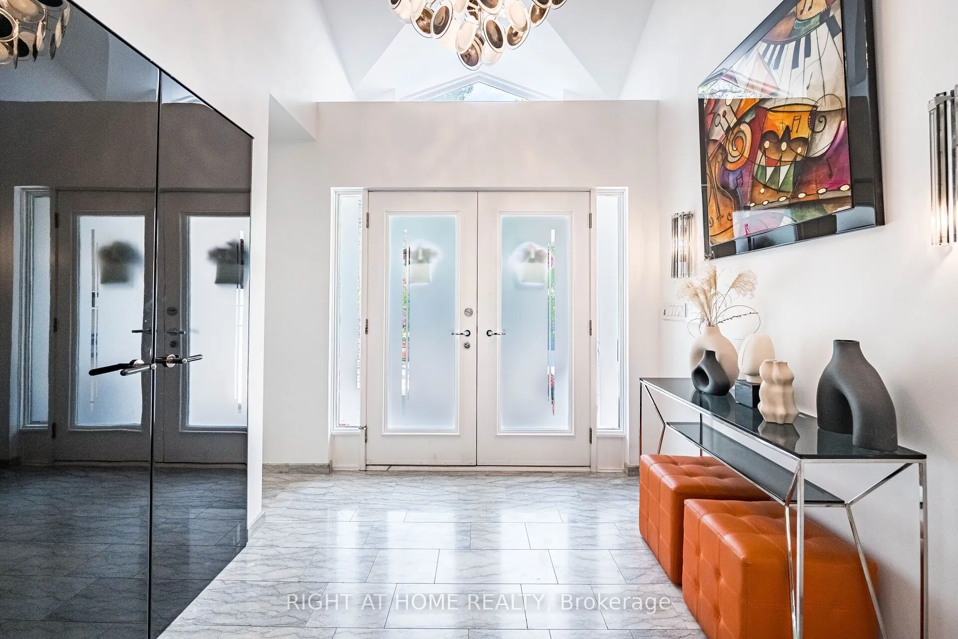 1 Friars Lane W