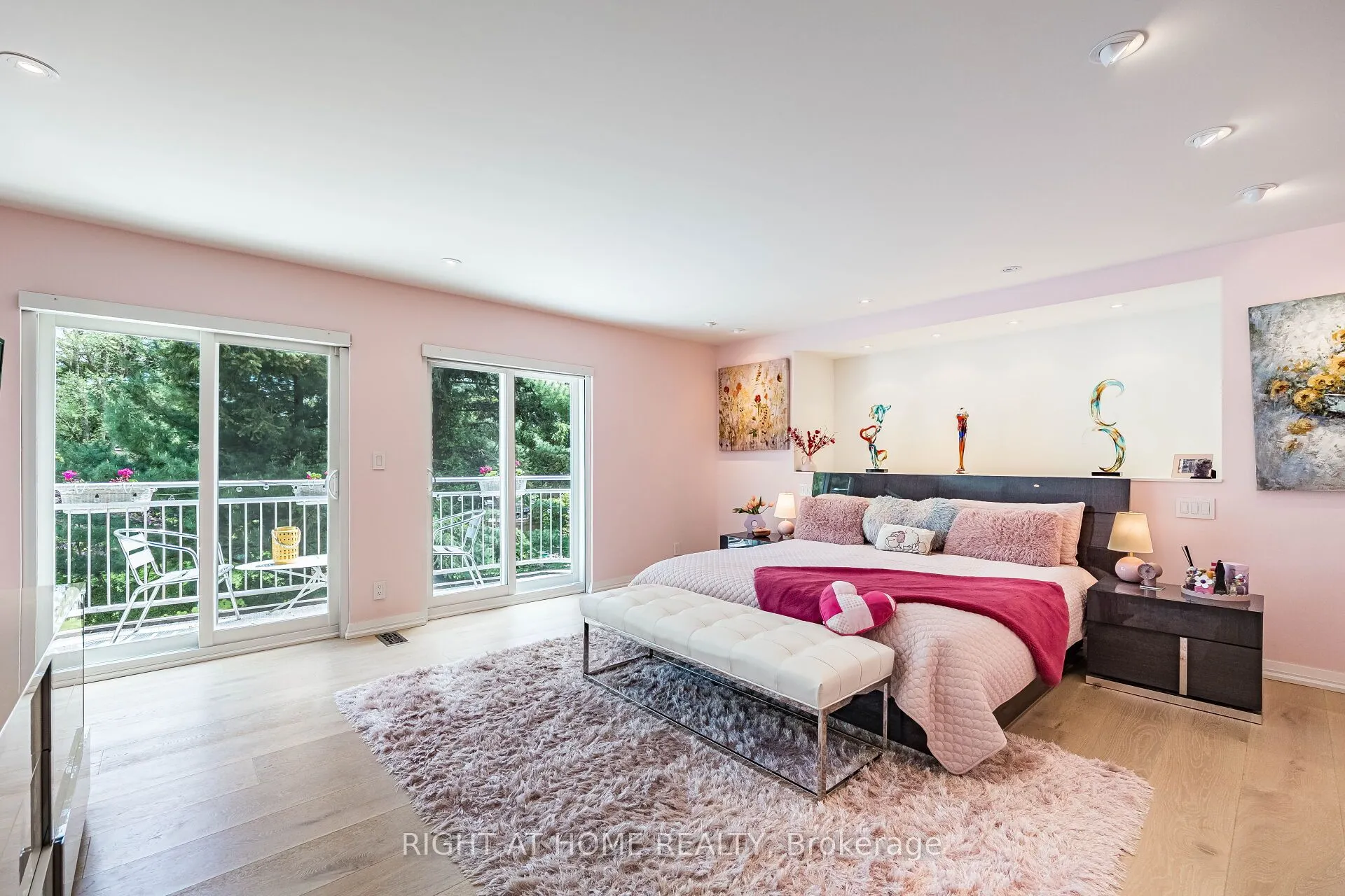 1 Friars Lane W