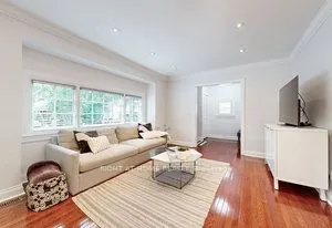 66 CLIVEDEN Avenue