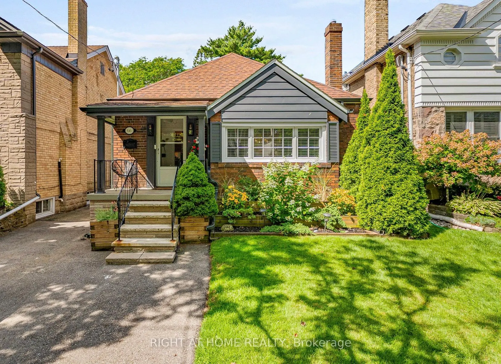 66 CLIVEDEN Avenue