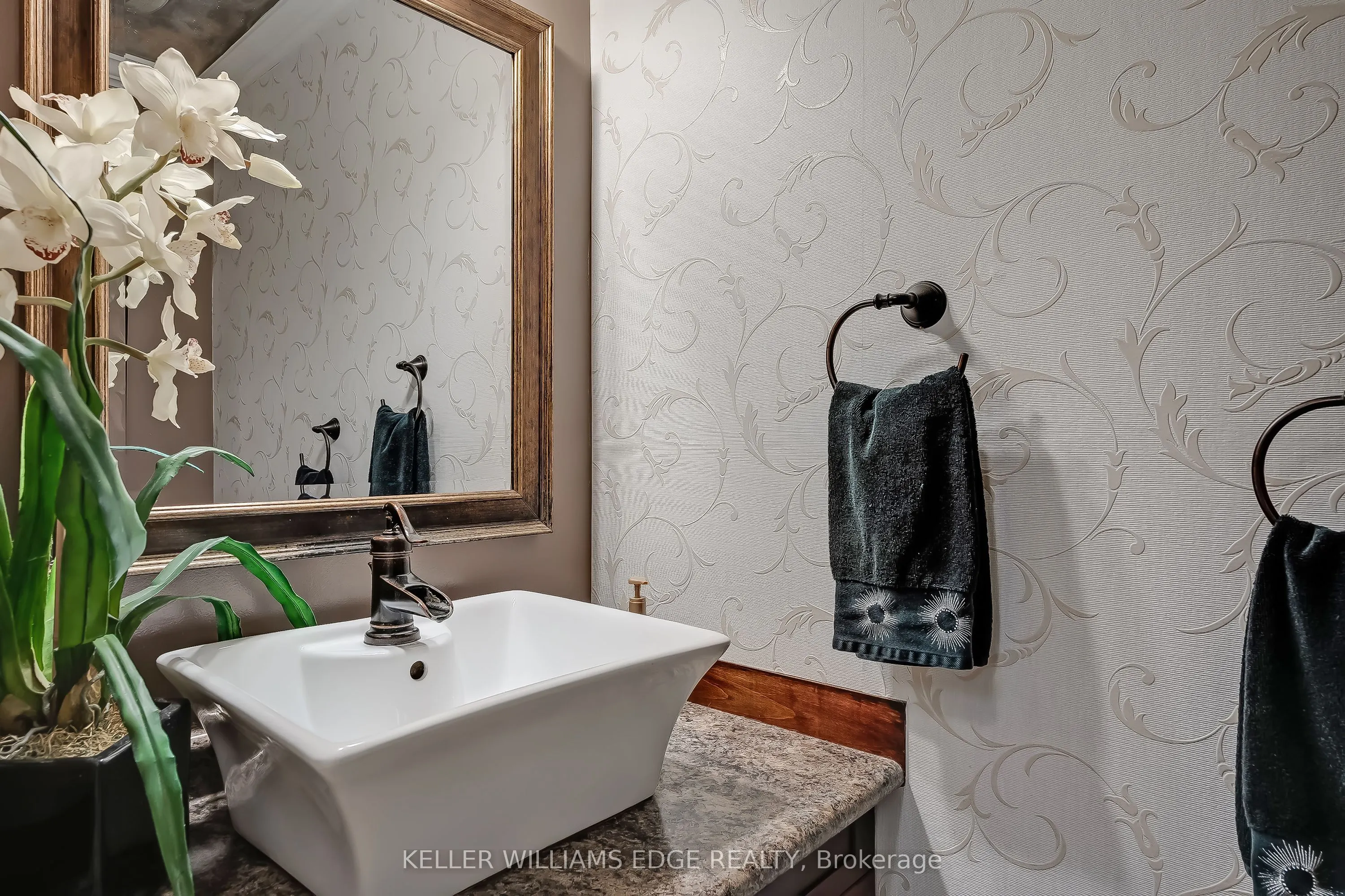 2407 Hemlock Court