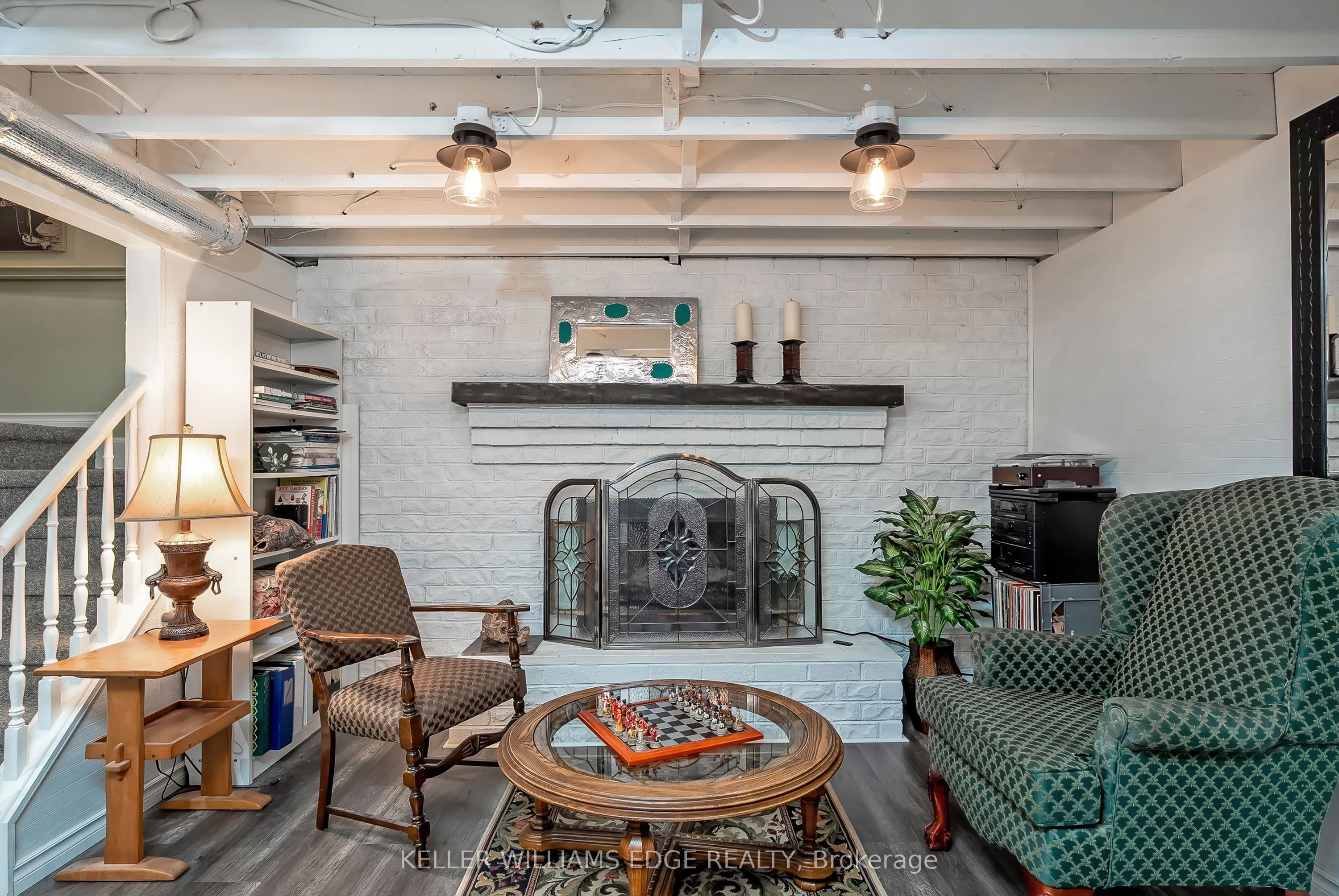 2407 Hemlock Court