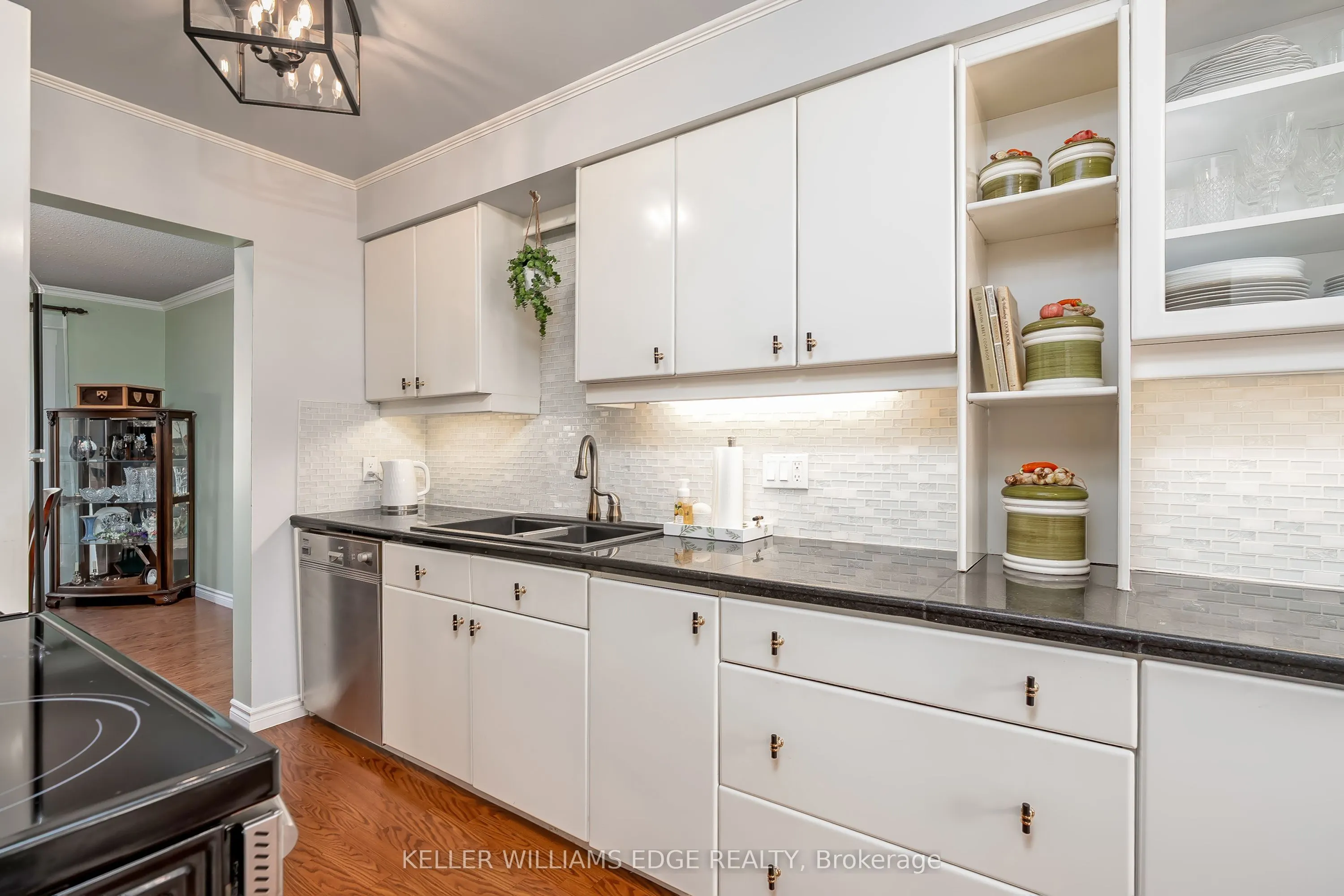 2407 Hemlock Court