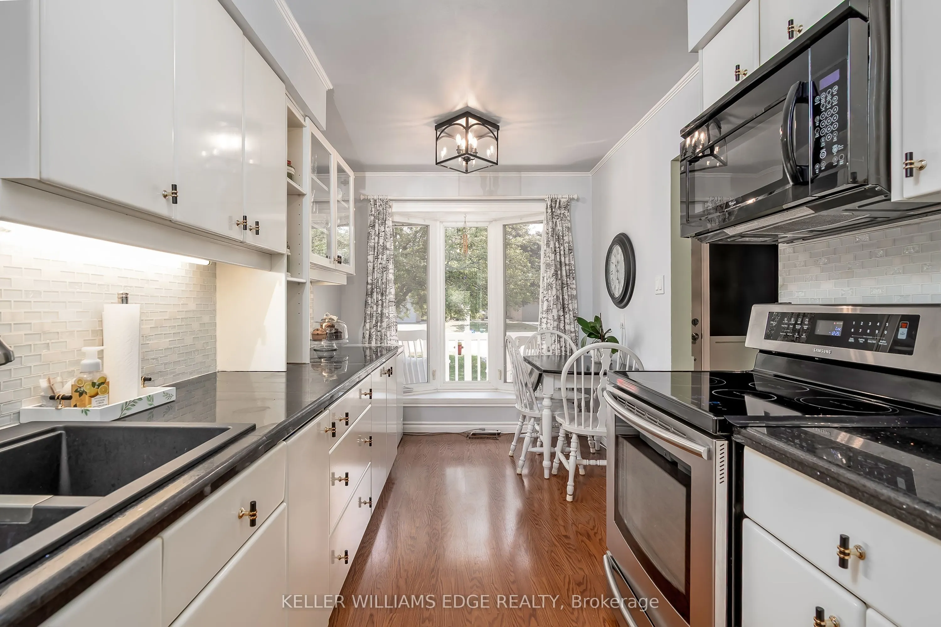 2407 Hemlock Court