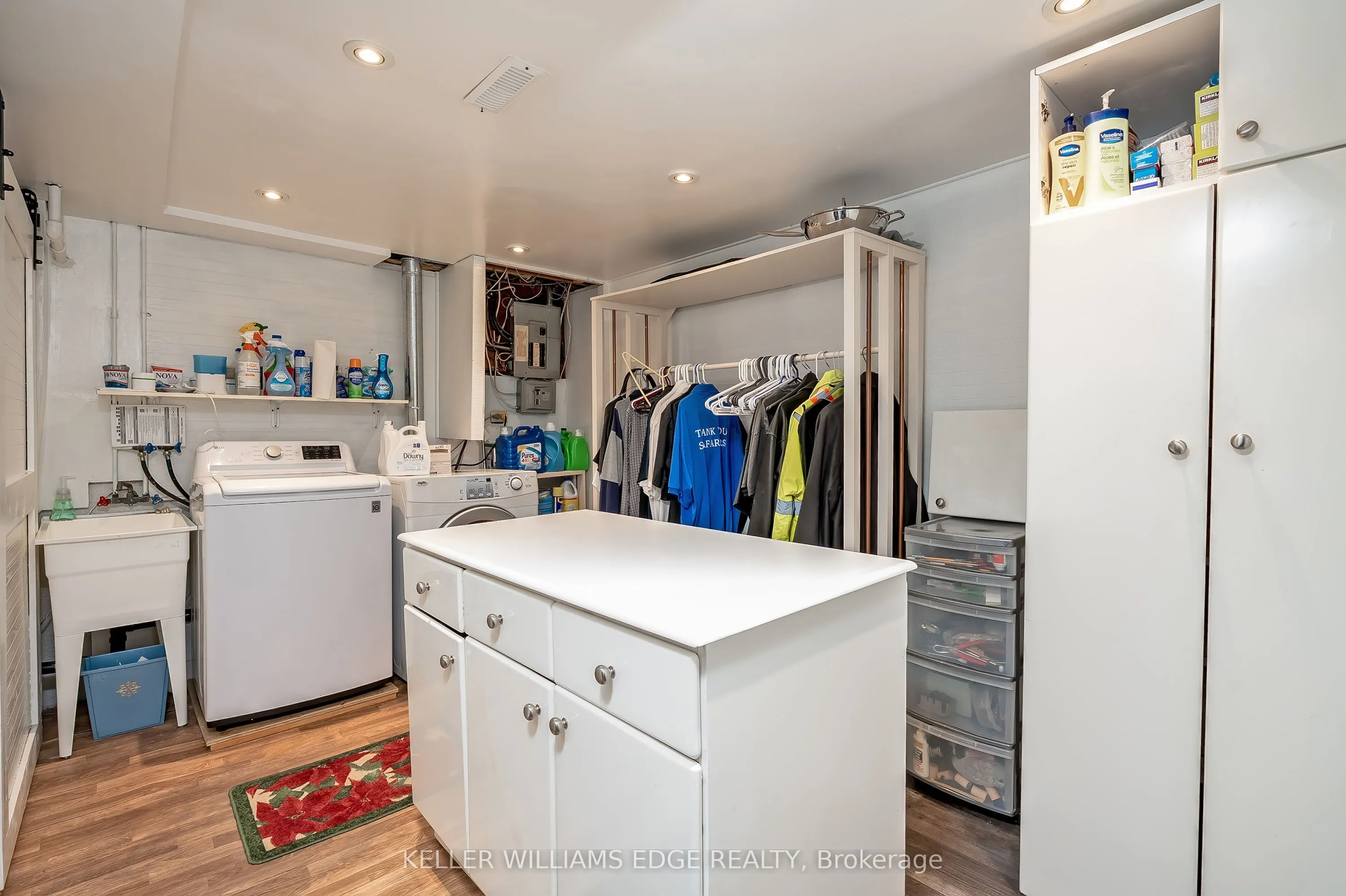 2407 Hemlock Court