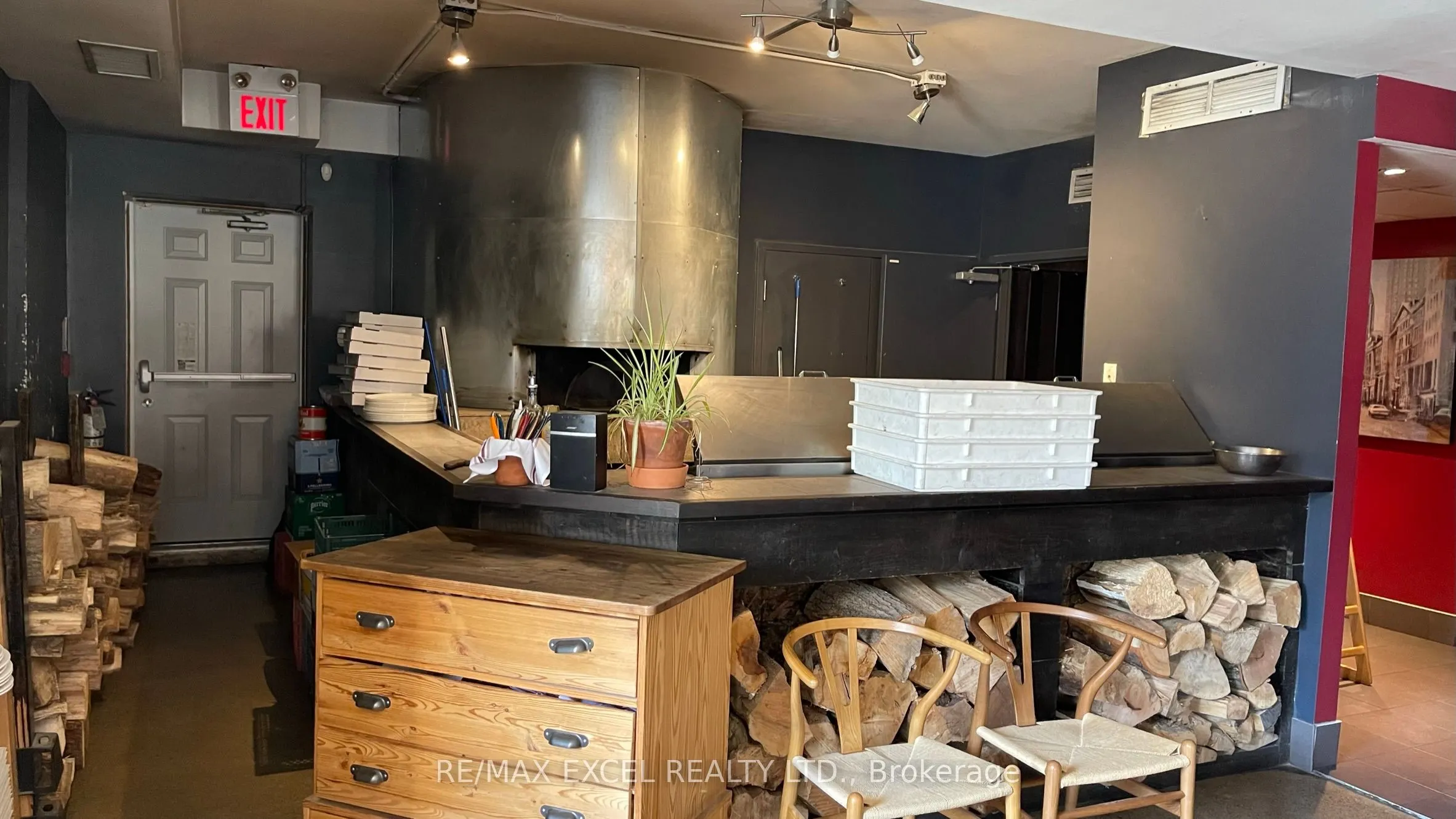 3003 Lake Shore Boulevard W