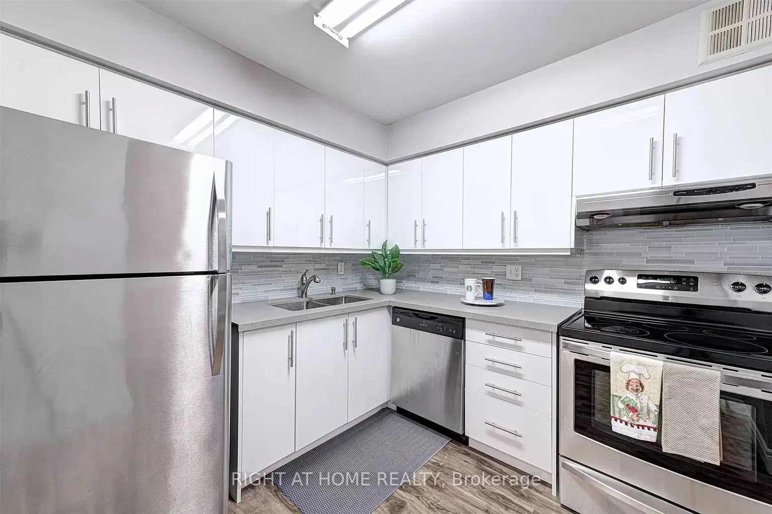 1510 Pilgrims Way, #724
