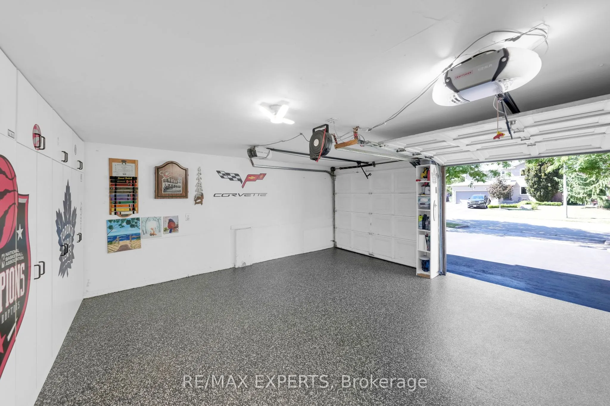 44 Sunkist Valley Road