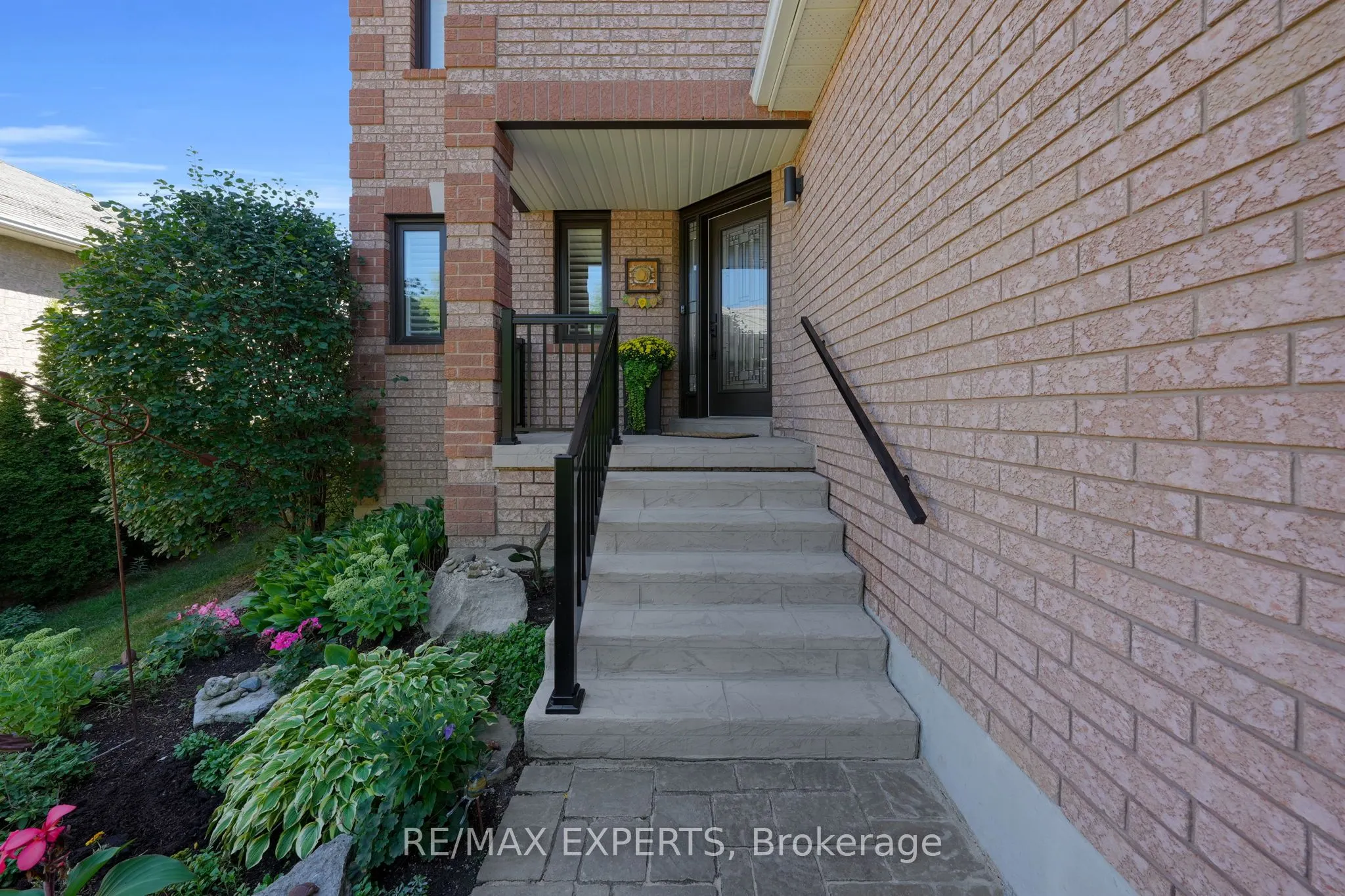 44 Sunkist Valley Road