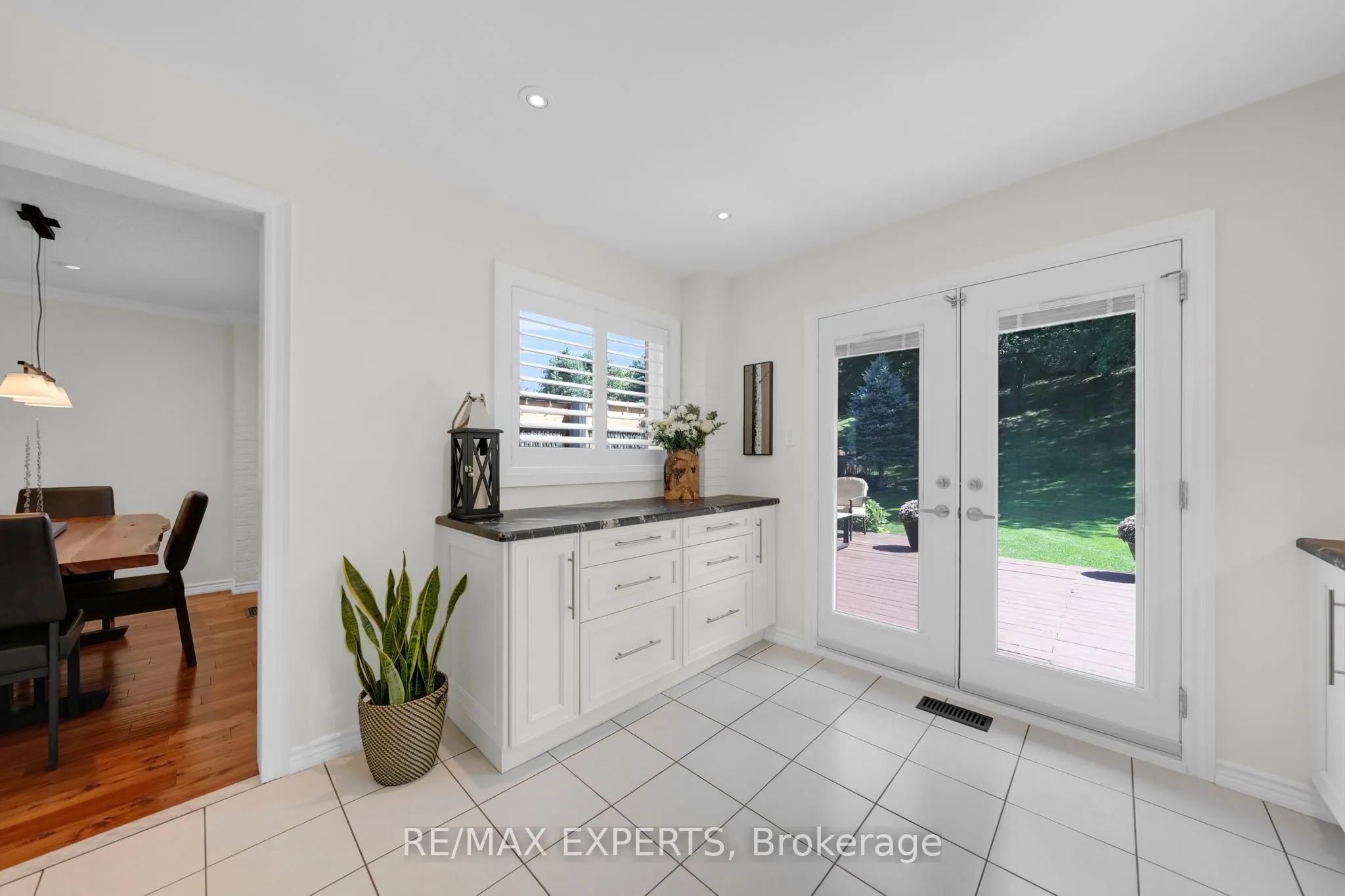 44 Sunkist Valley Road
