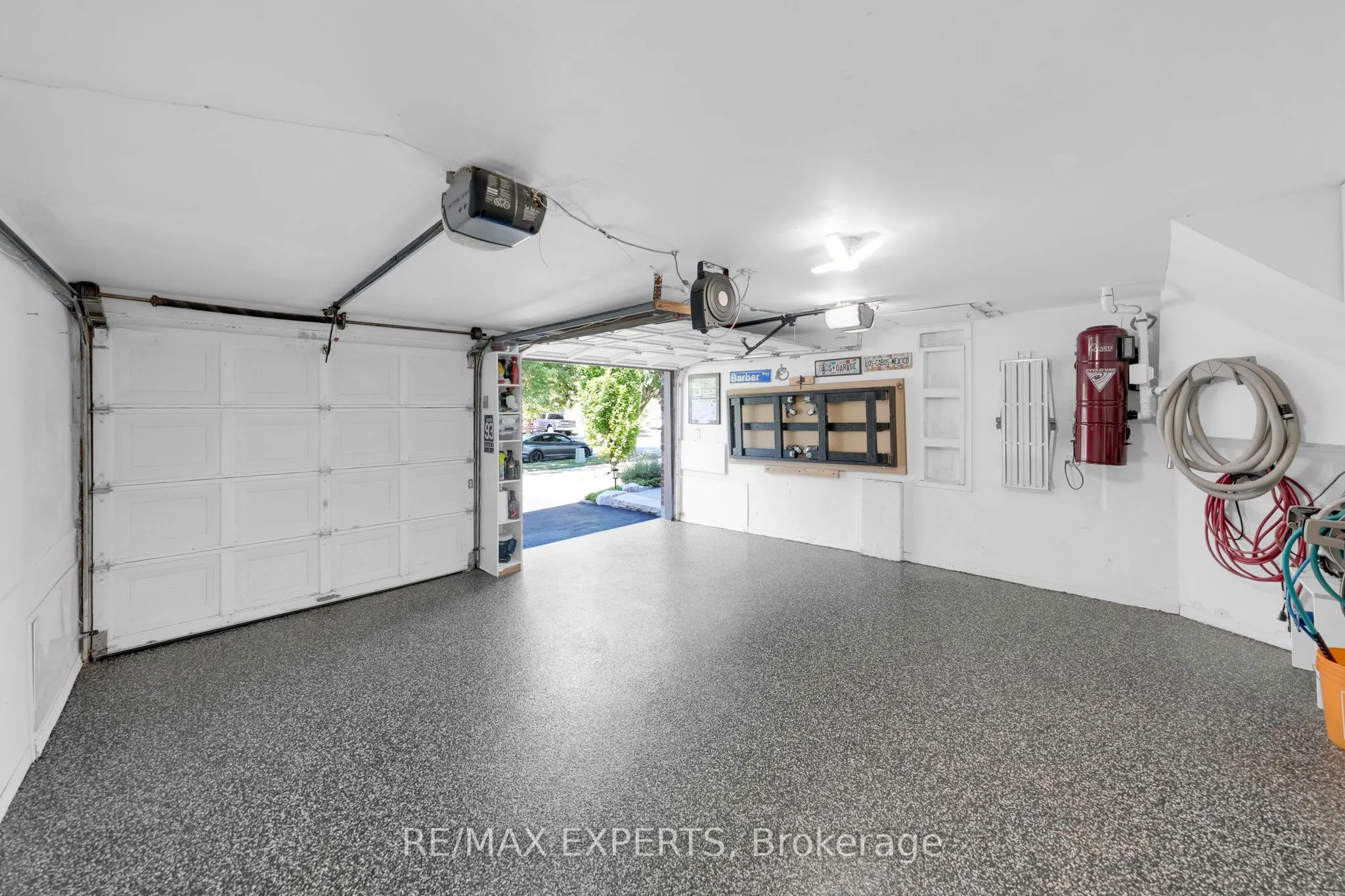 44 Sunkist Valley Road