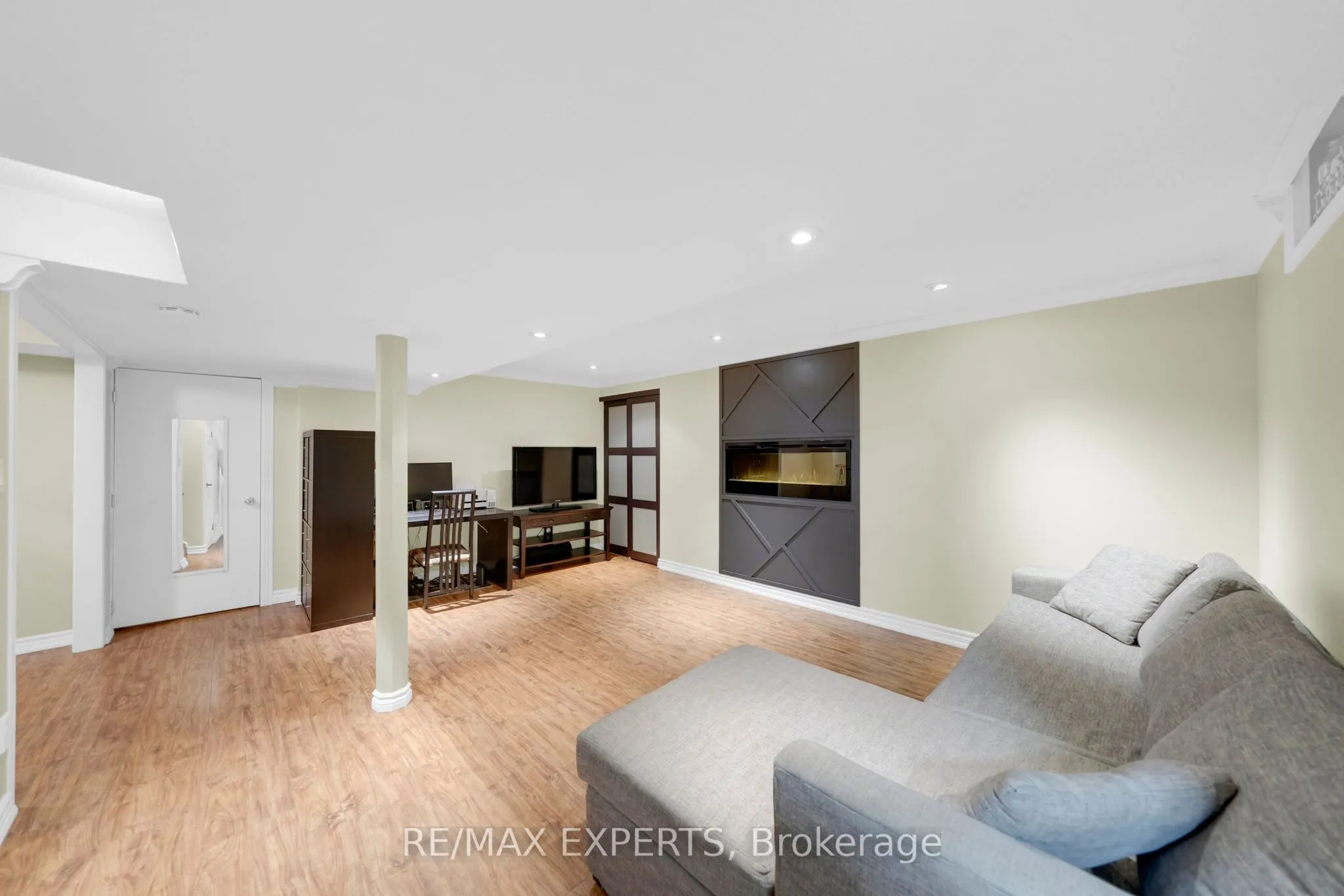 44 Sunkist Valley Road