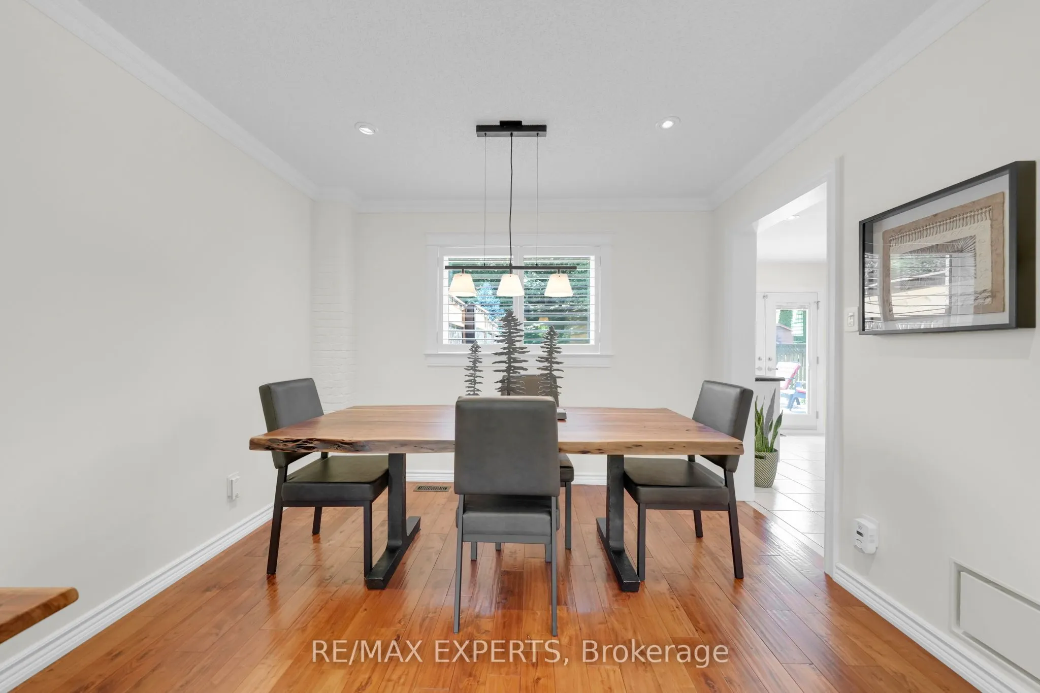 44 Sunkist Valley Road