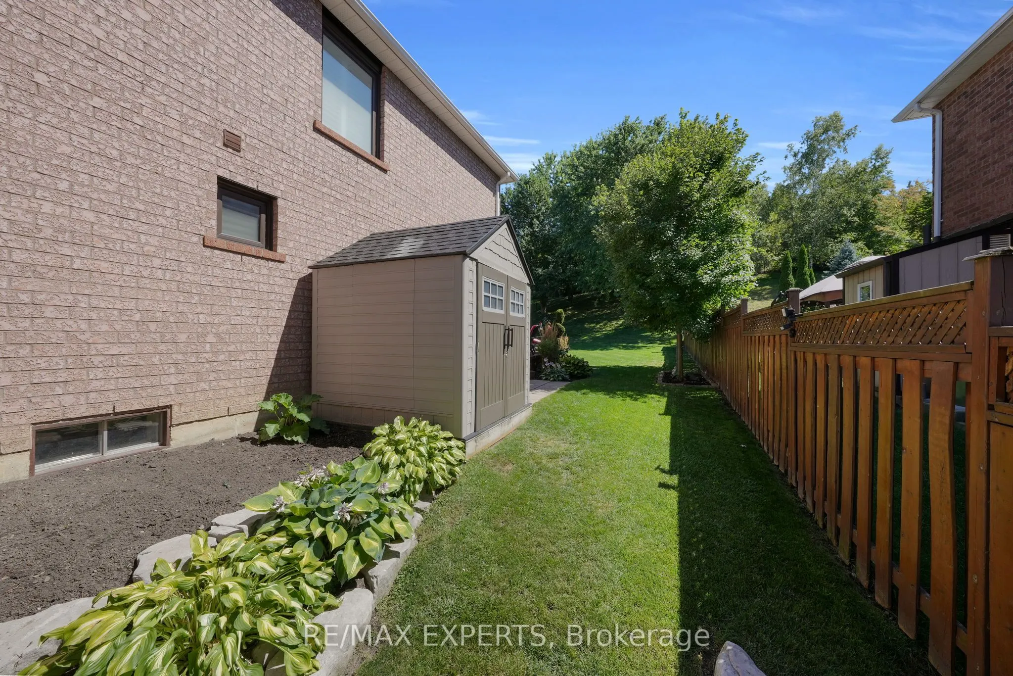44 Sunkist Valley Road