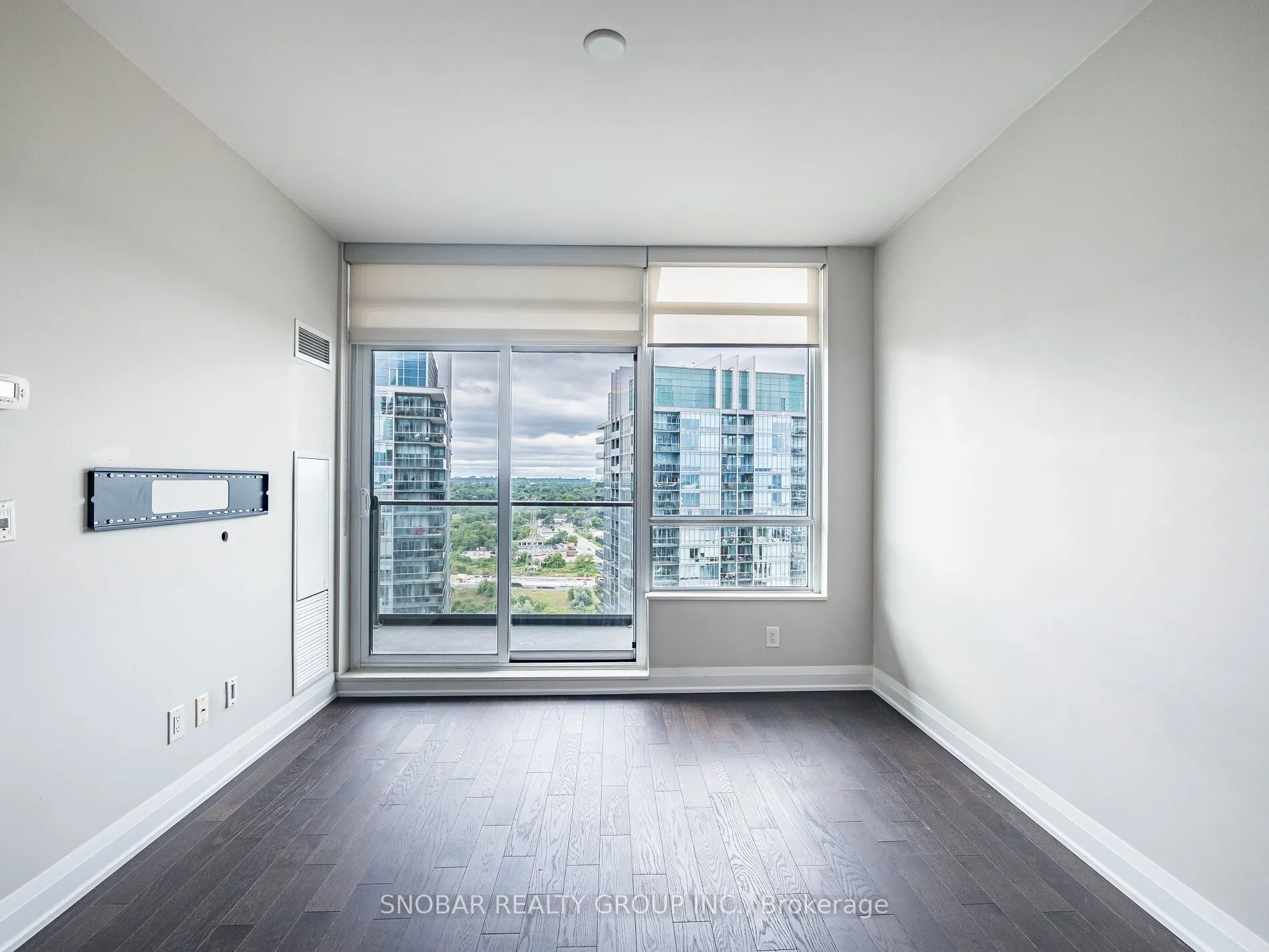 36 Park Lawn Road, #2406