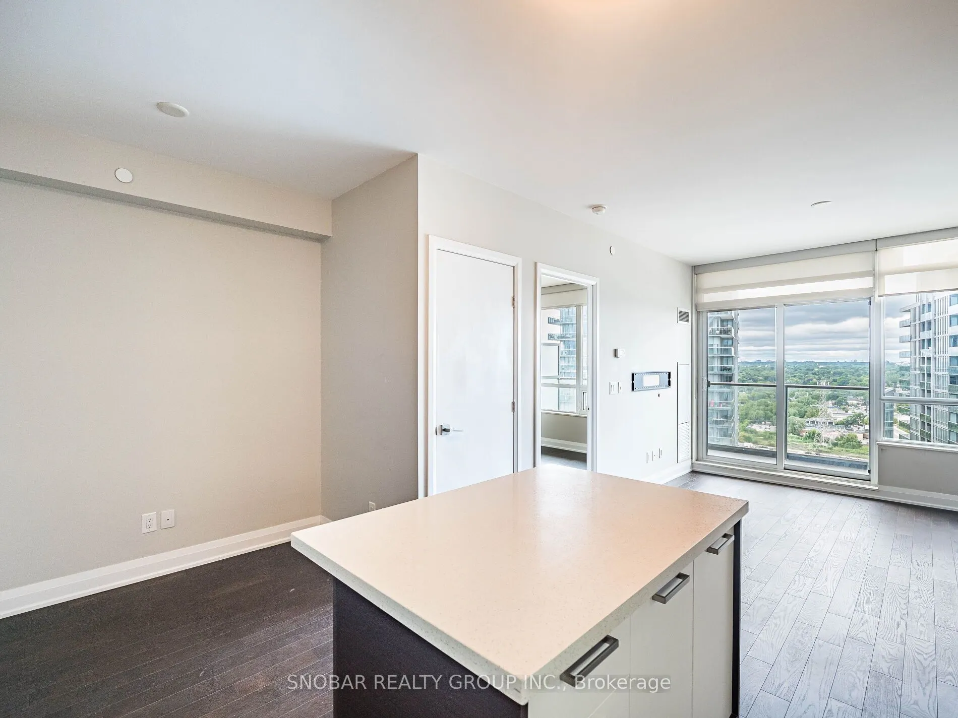 36 Park Lawn Road, #2406