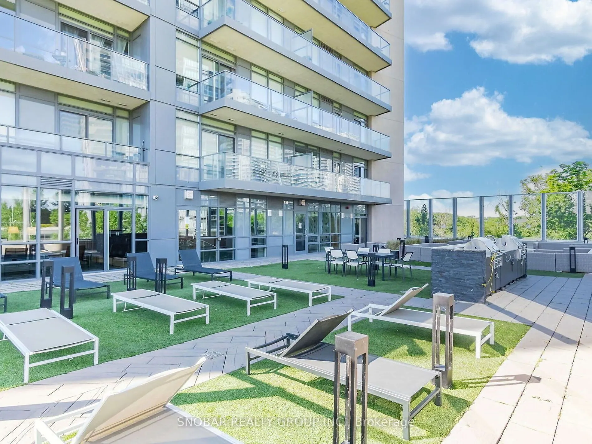 36 Park Lawn Road, #2406