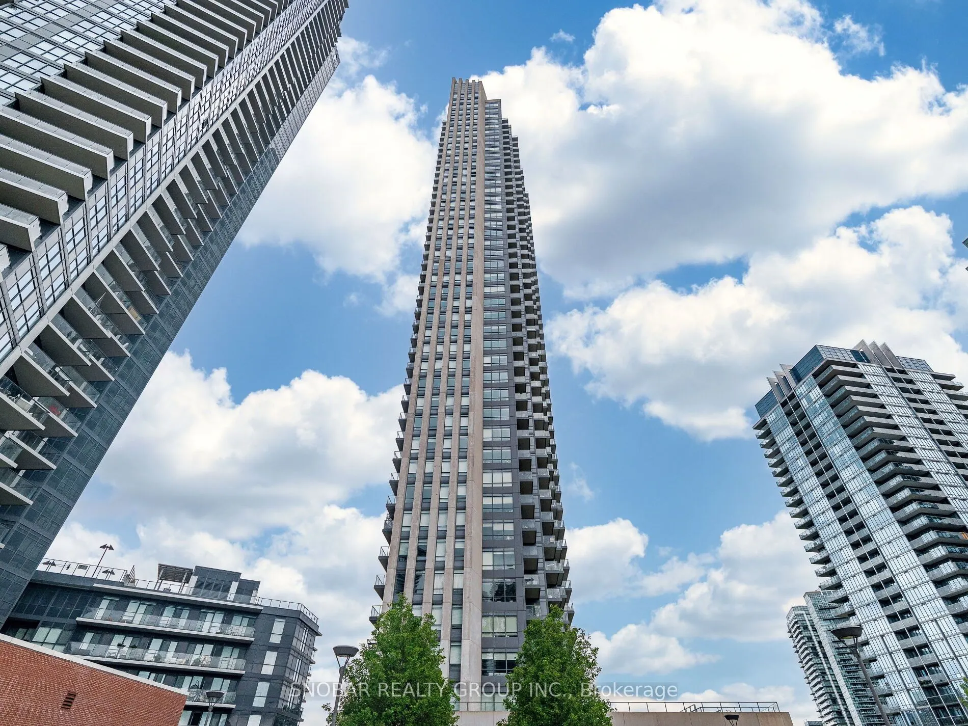 36 Park Lawn Road, #2406