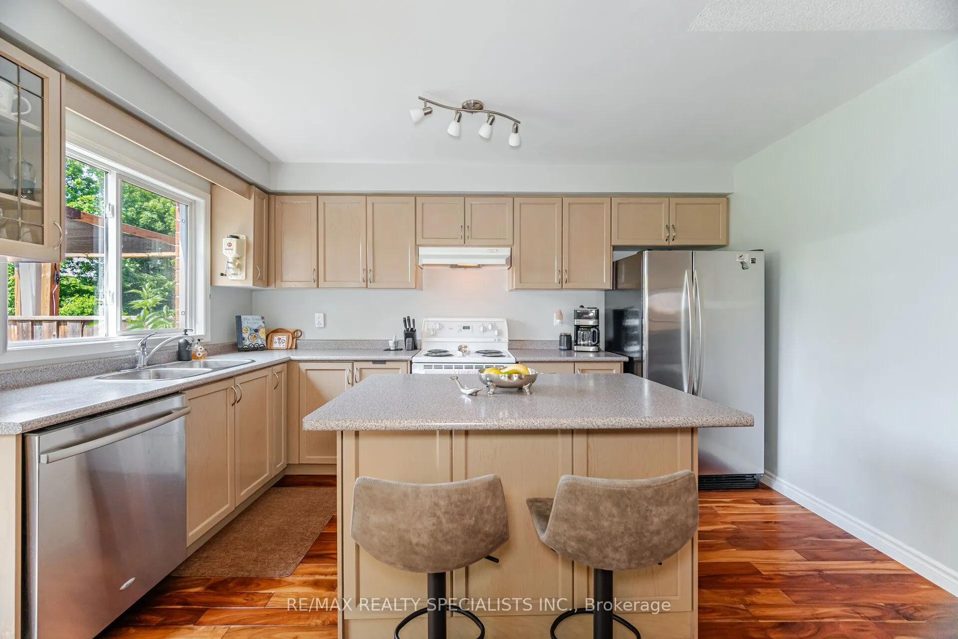 5103 Tree Court