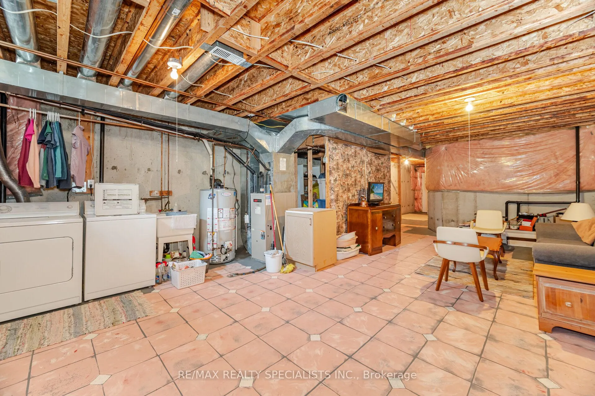5103 Tree Court