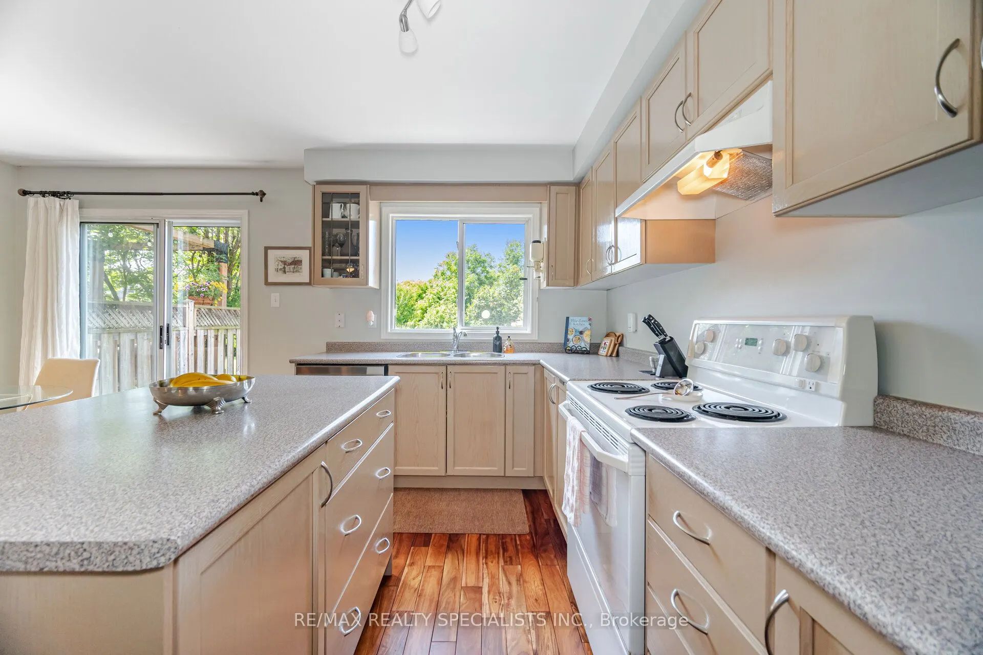 5103 Tree Court