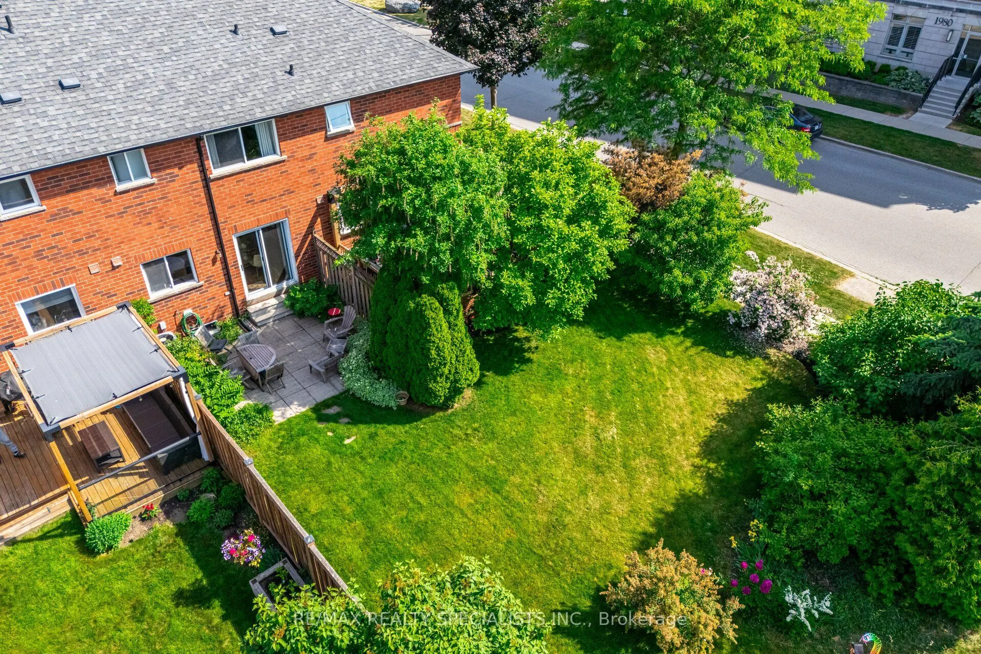 5103 Tree Court