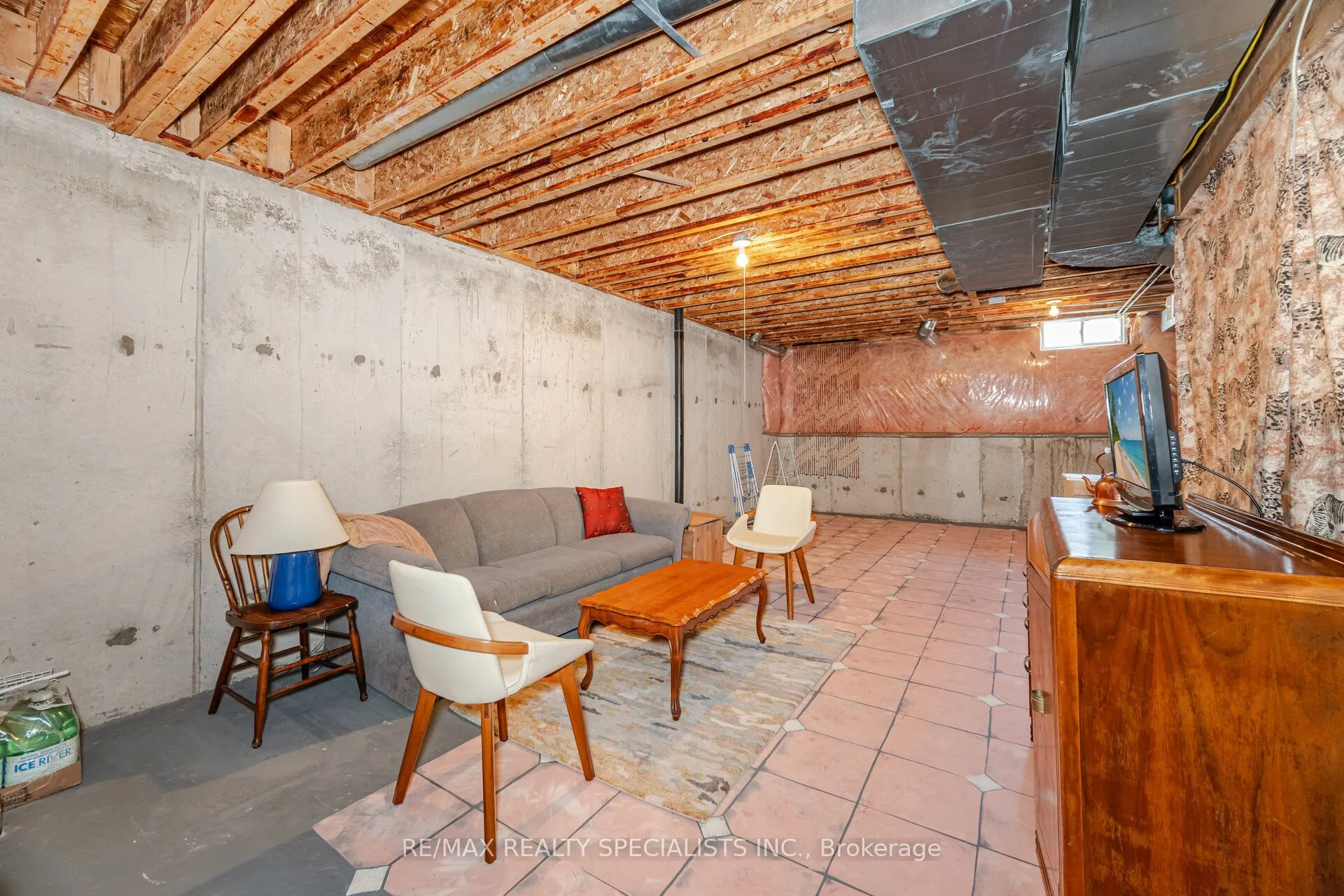 5103 Tree Court