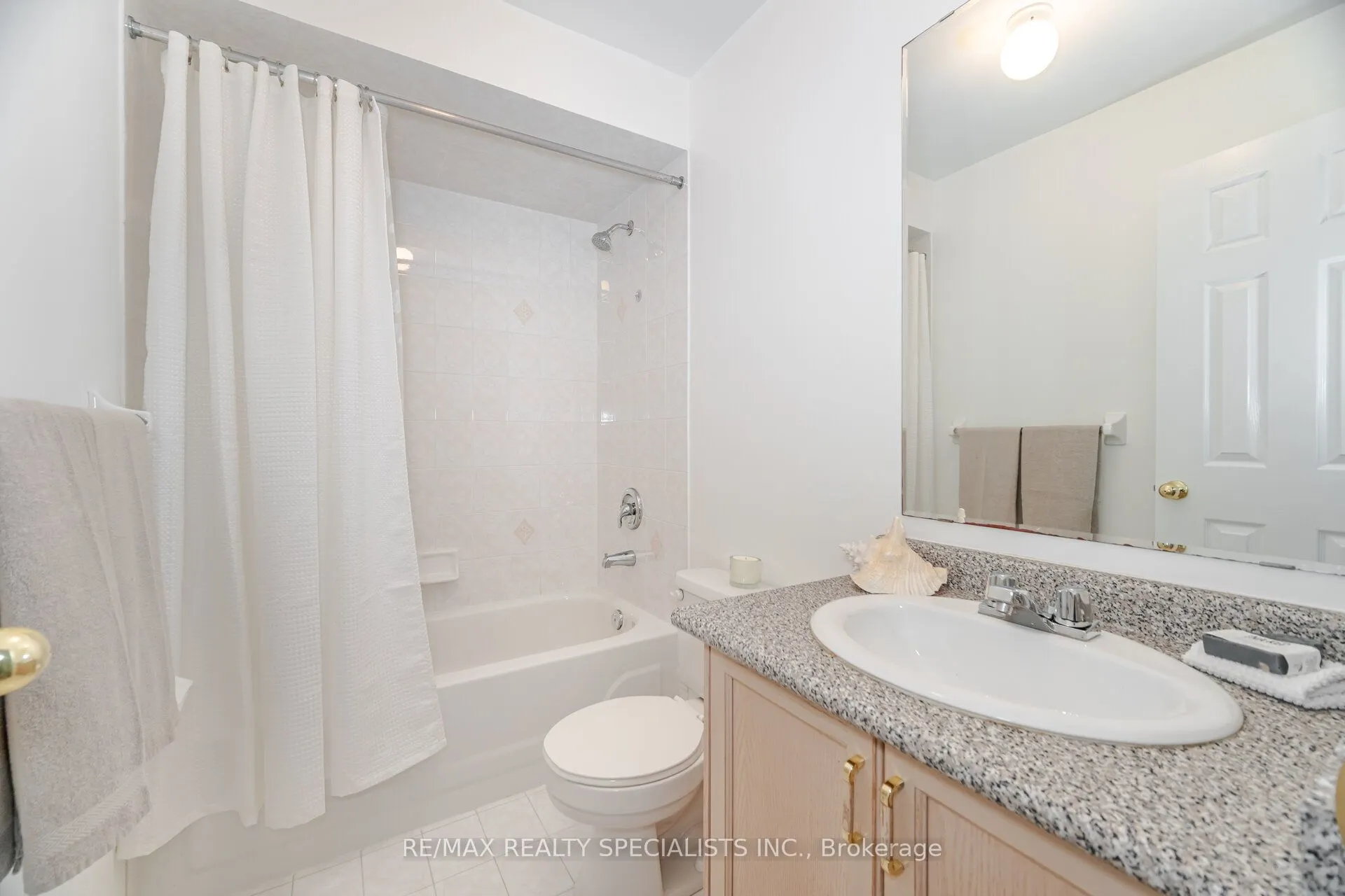 5103 Tree Court