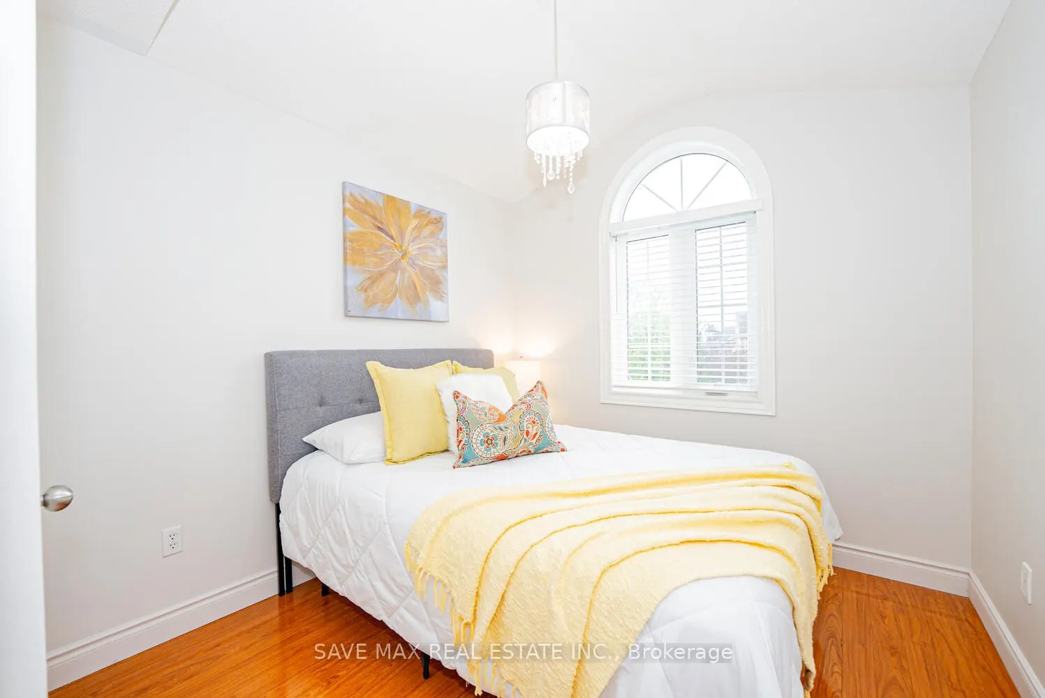 47 Woodcote Crescent