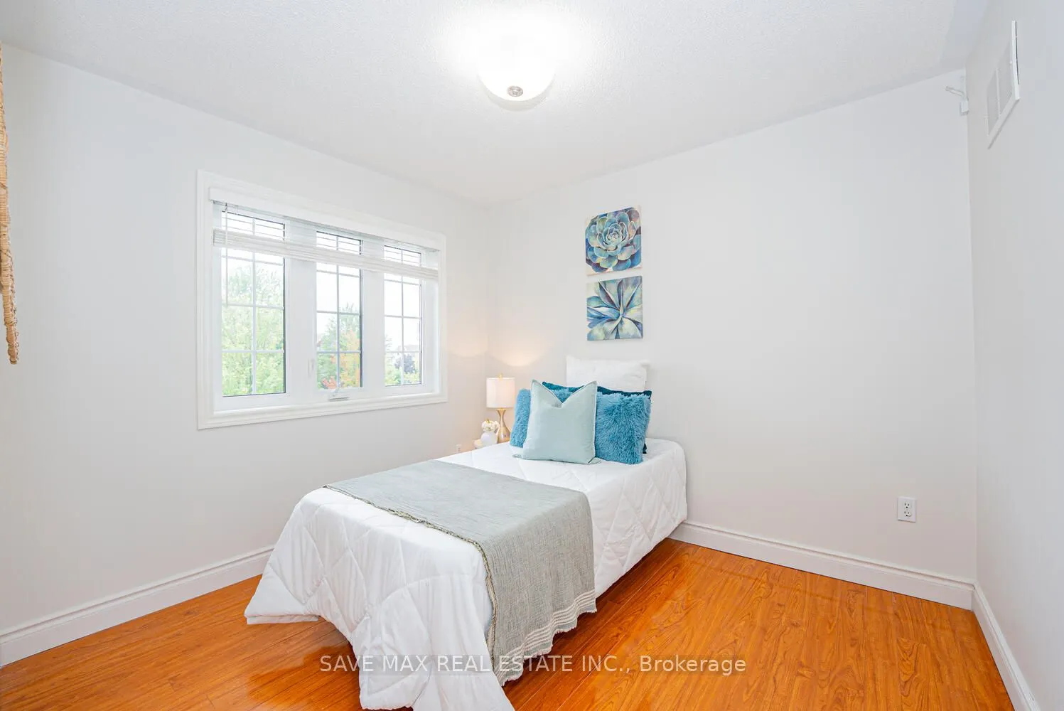 47 Woodcote Crescent