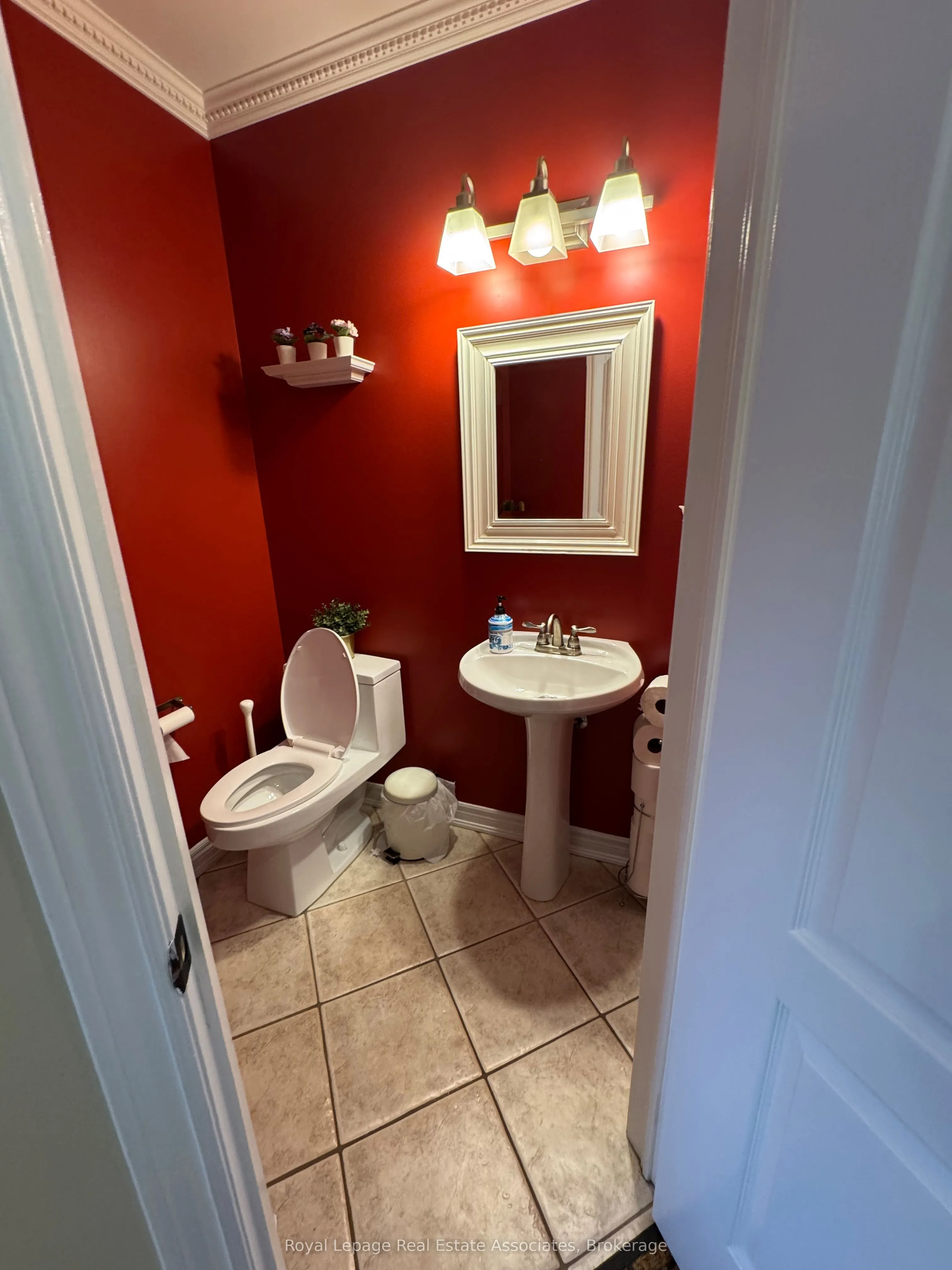 659 Garden Walk, #Upper