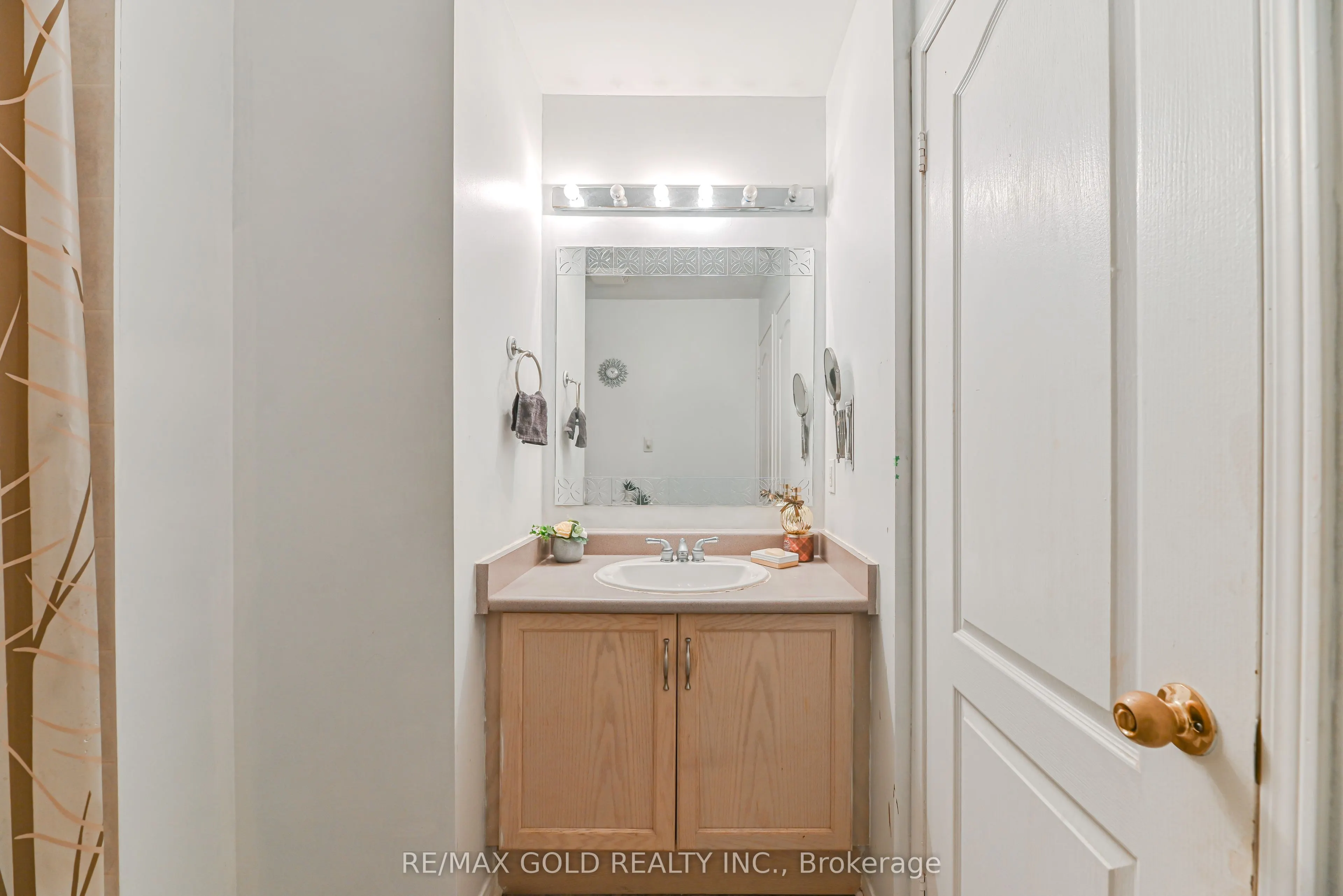 28 Plum Hollow Court