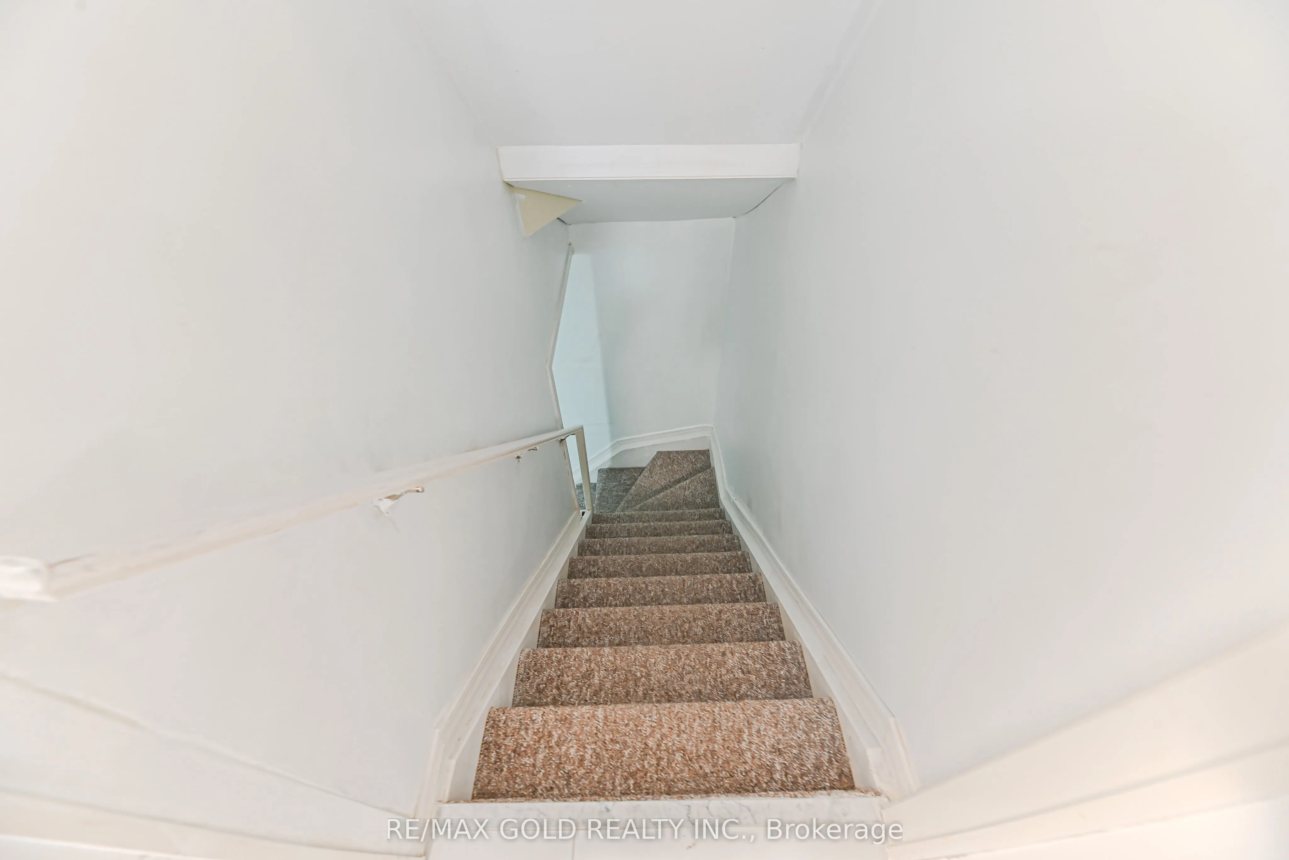 28 Plum Hollow Court