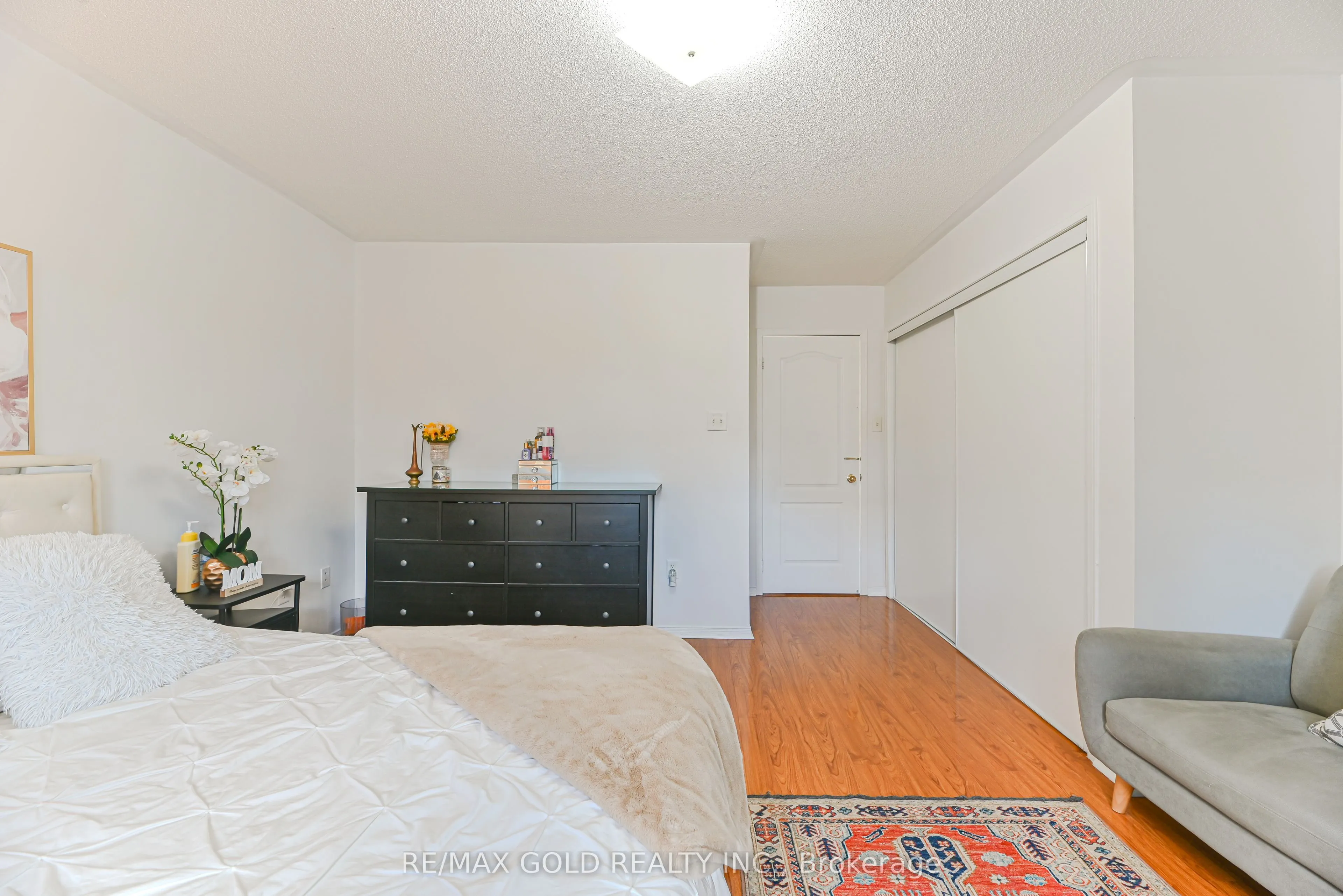 28 Plum Hollow Court