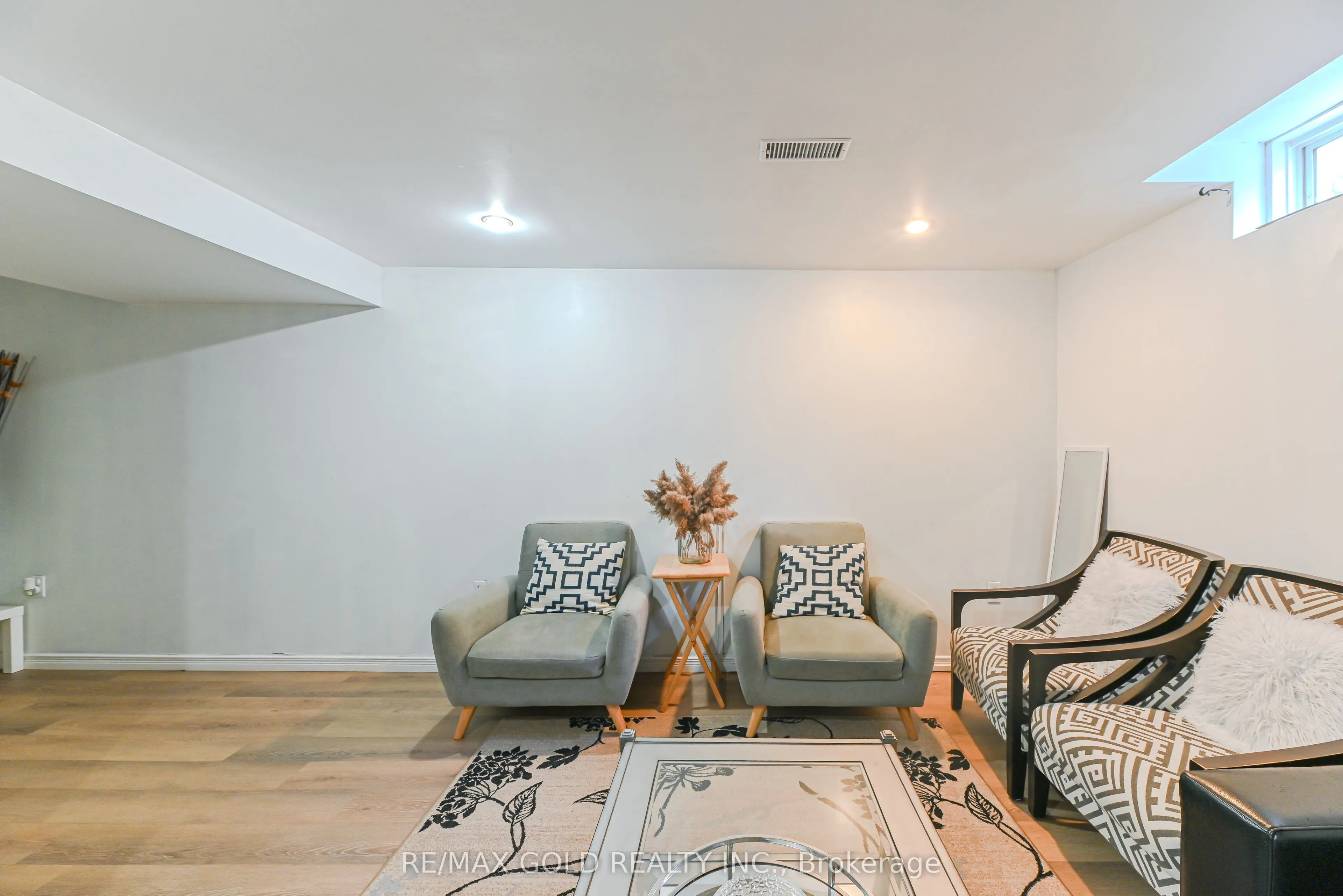28 Plum Hollow Court