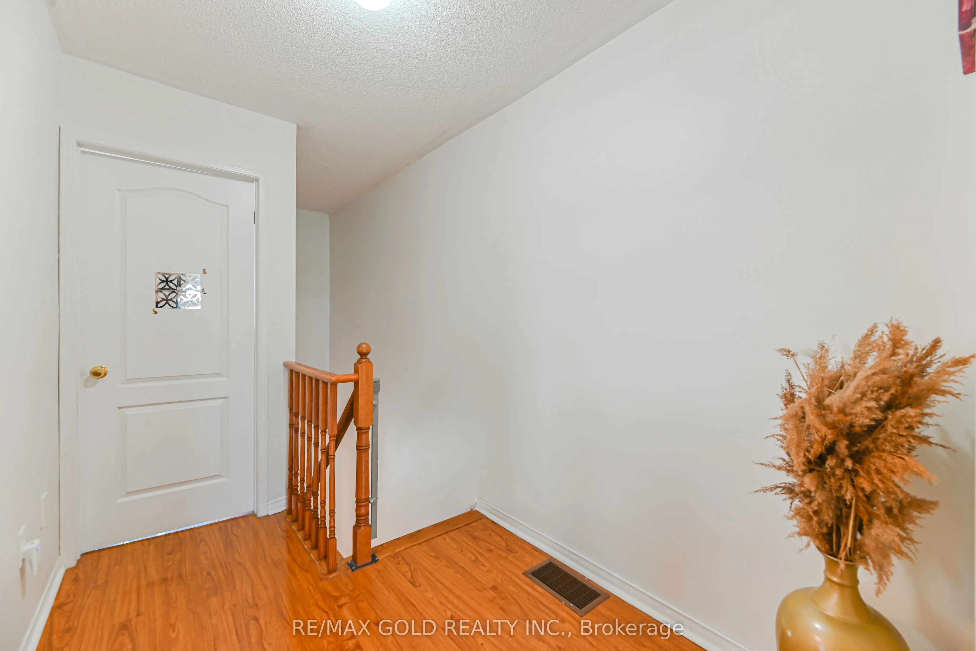 28 Plum Hollow Court