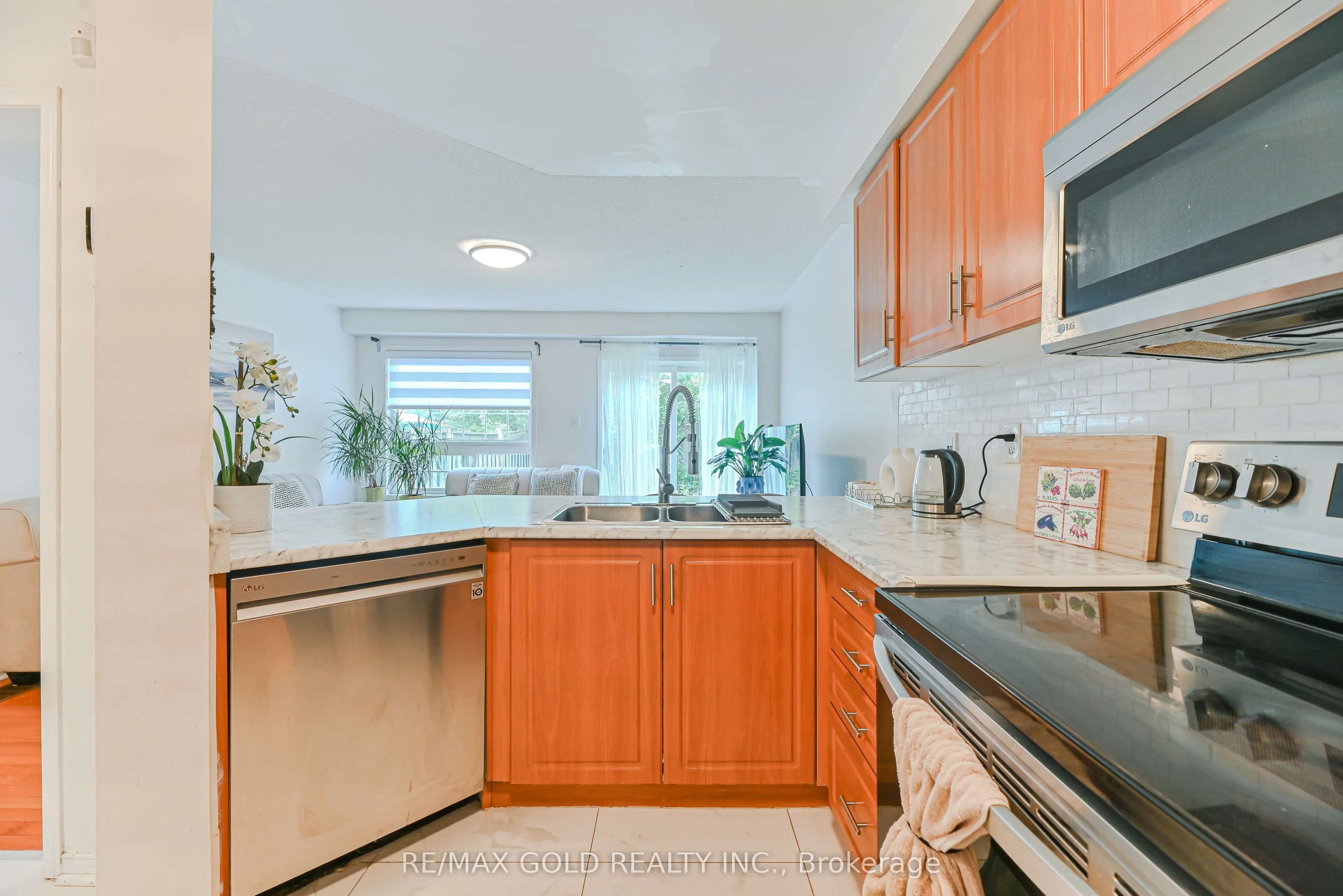 28 Plum Hollow Court