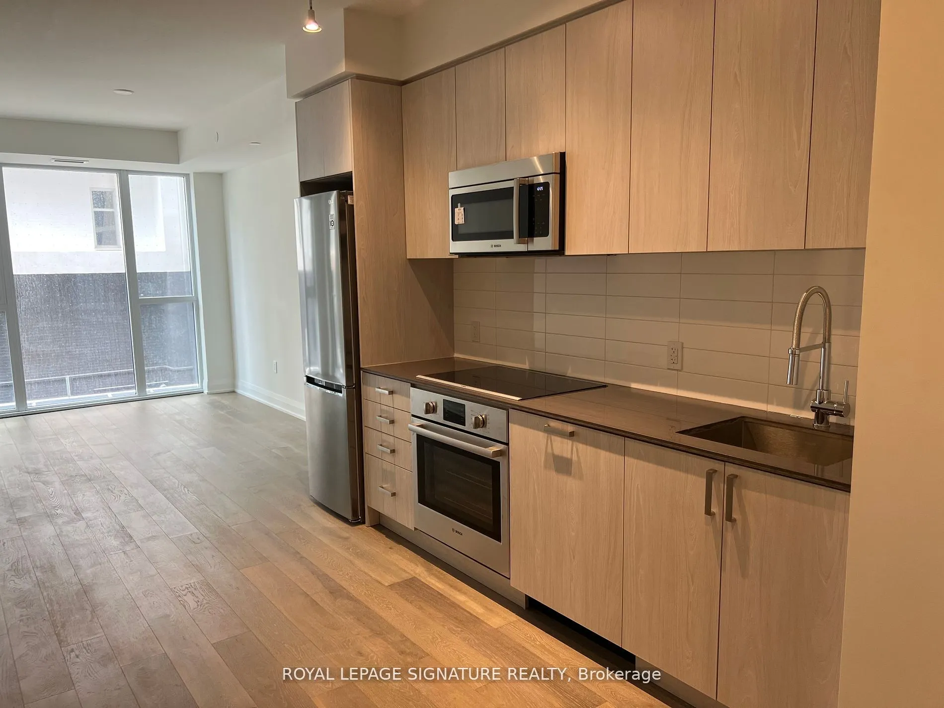 293 The Kingsway Avenue, #213