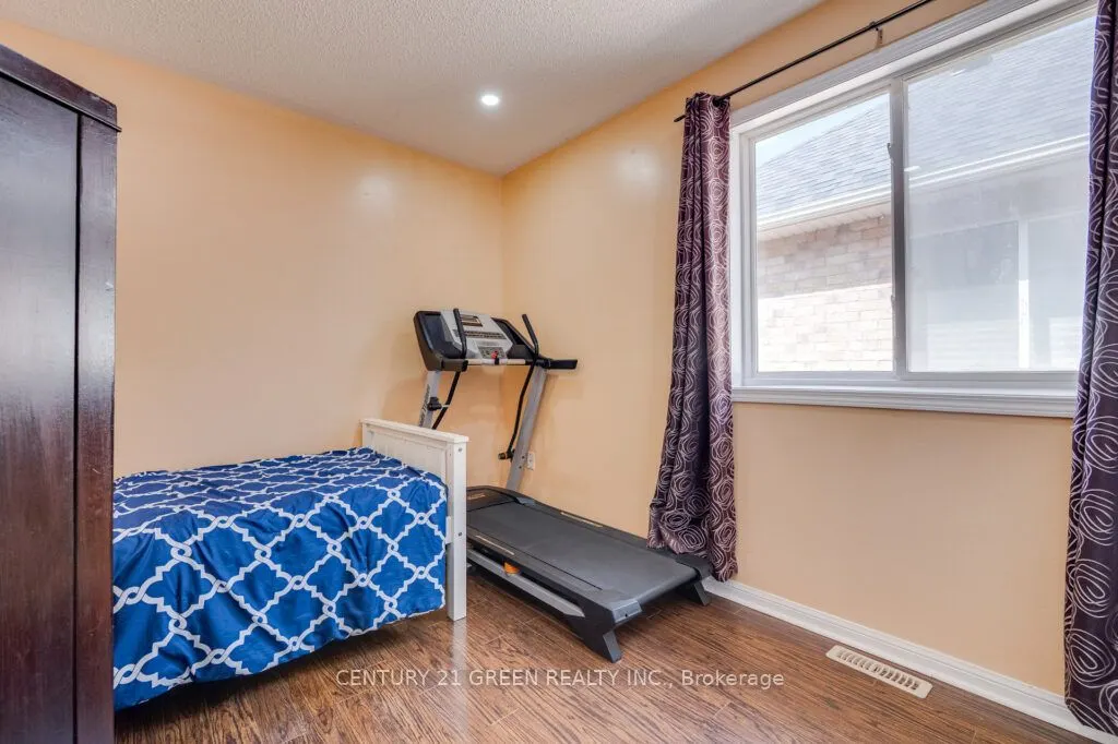 1107 Barr Crescent