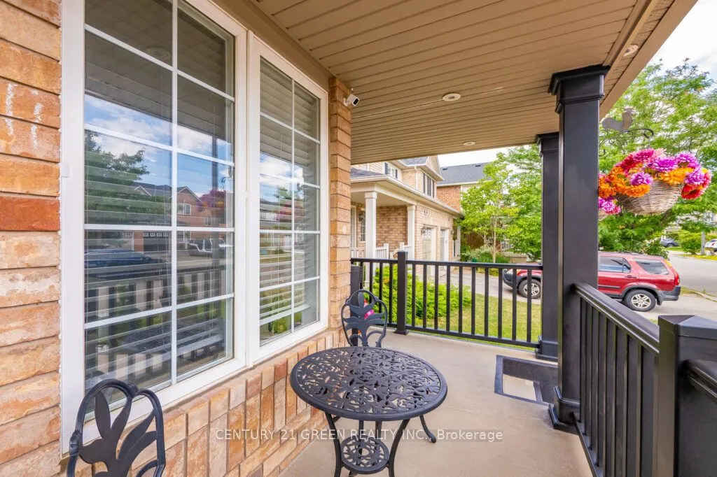 1107 Barr Crescent