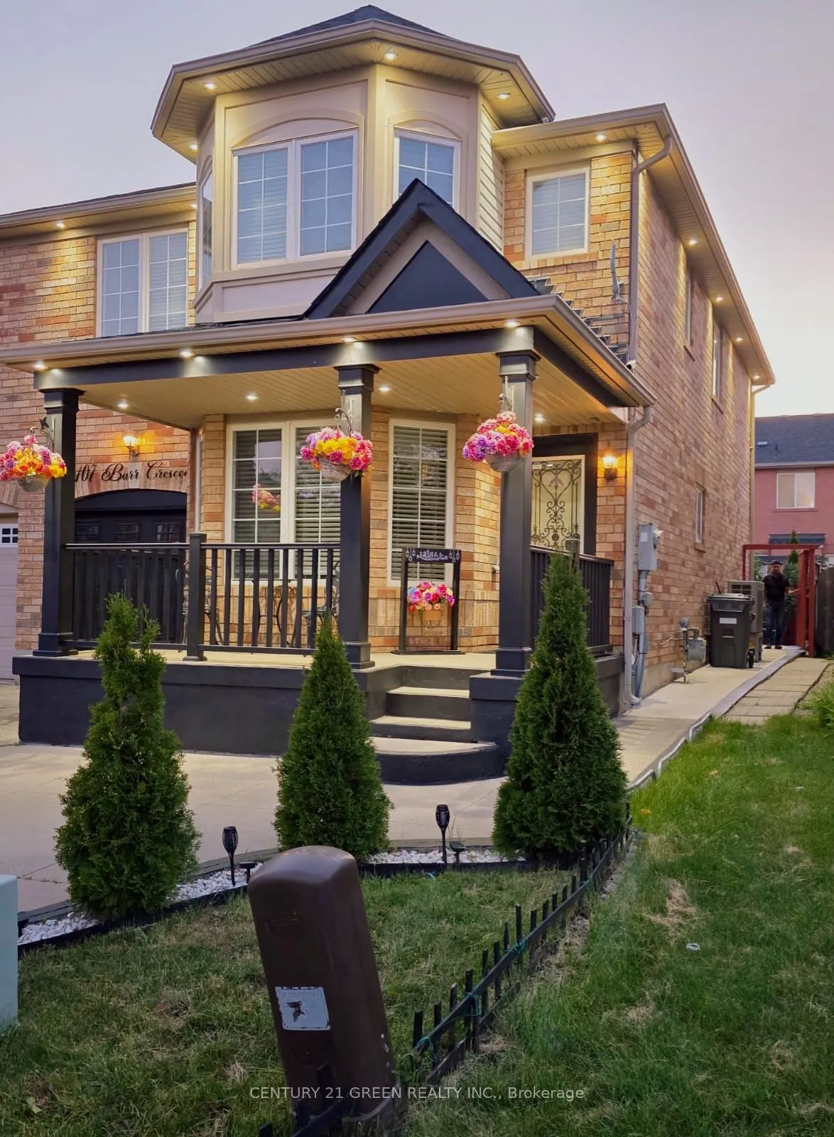 1107 Barr Crescent
